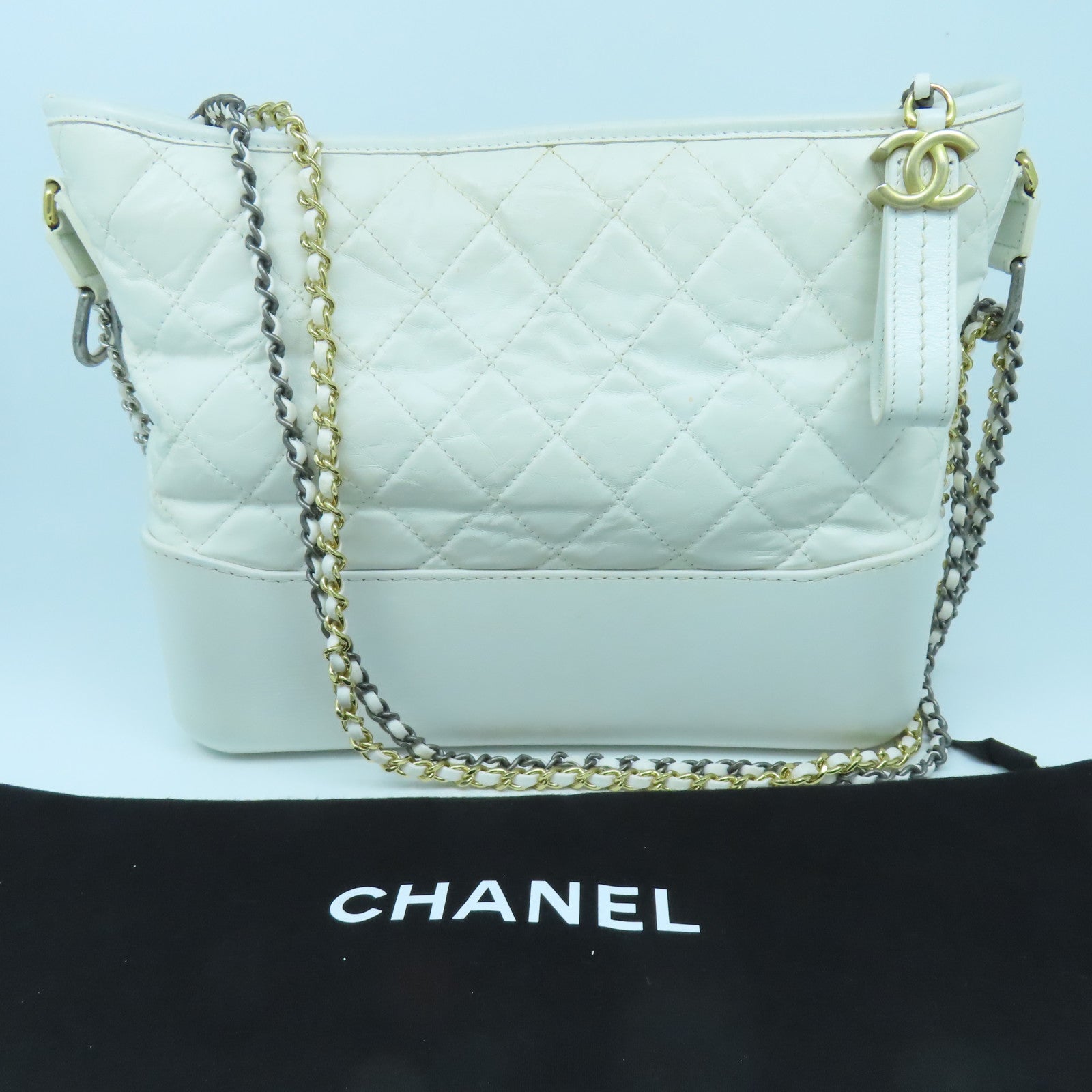 CHANEL 菱格牛皮皮革Gabrielle Medium金扣/銀扣鏈帶肩背袋白色