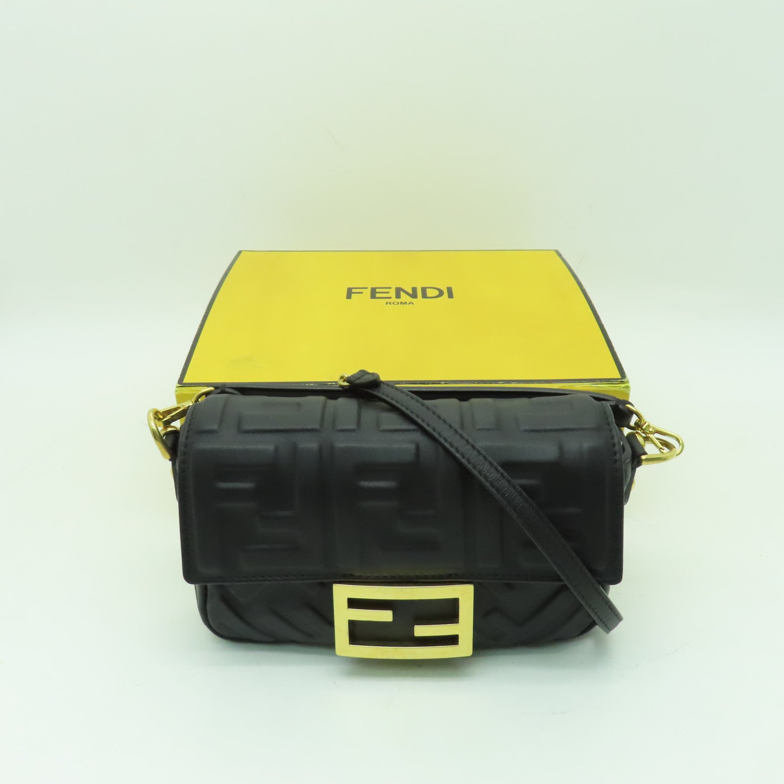FENDI 羊皮皮革Baguette Mini金扣手挽肩背兩用袋黑色