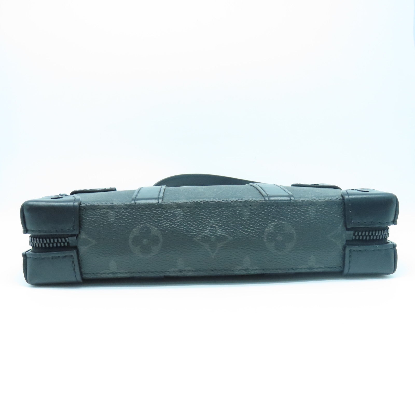 LOUIS VUITTON Monogram Eclipse Soft Trunk Wallet肩背袋黑色