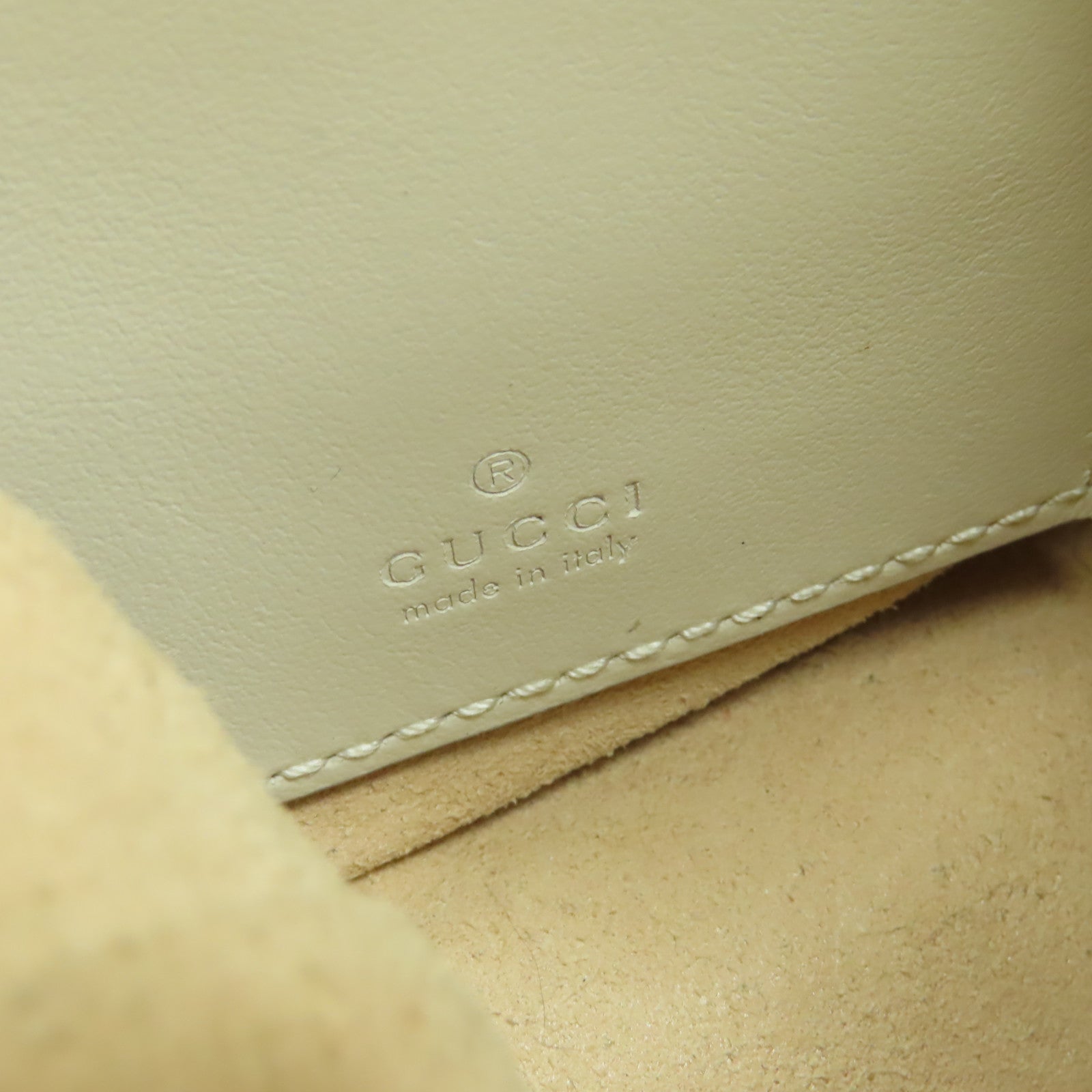GUCCI 牛皮皮革GG Marmont金扣鏈帶肩背袋白色