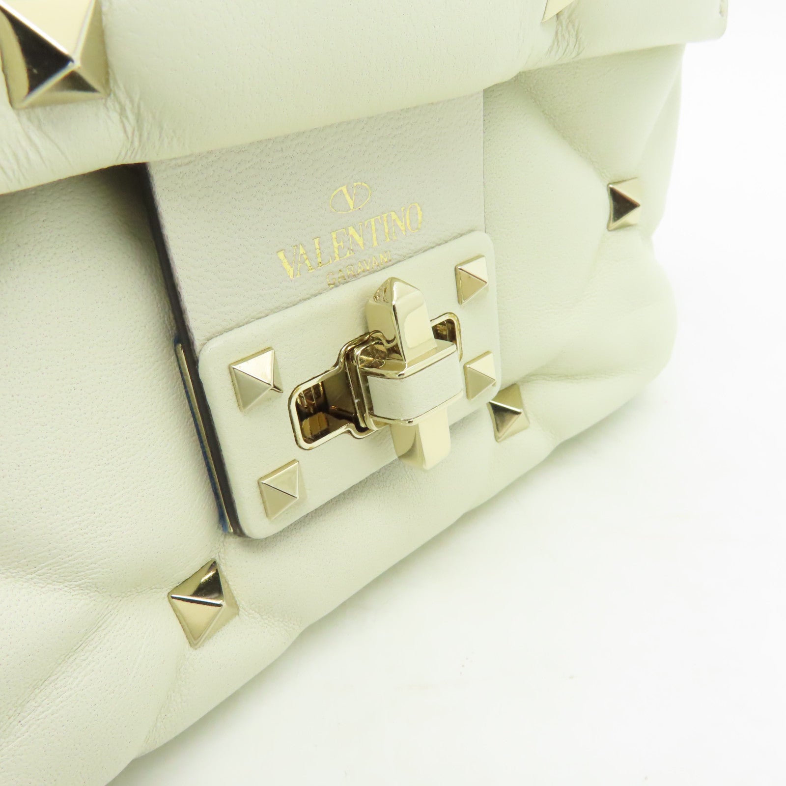 Valentino 羊皮皮革Garavani Rockstud Spike金扣鏈帶肩背袋白色