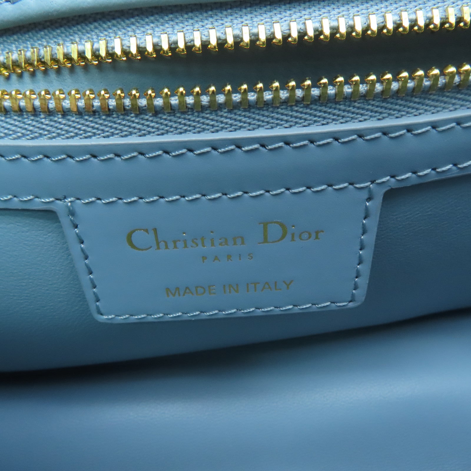 Dior 羊皮皮革Medium Dior Caro Bag金扣鏈帶肩背袋淺藍色