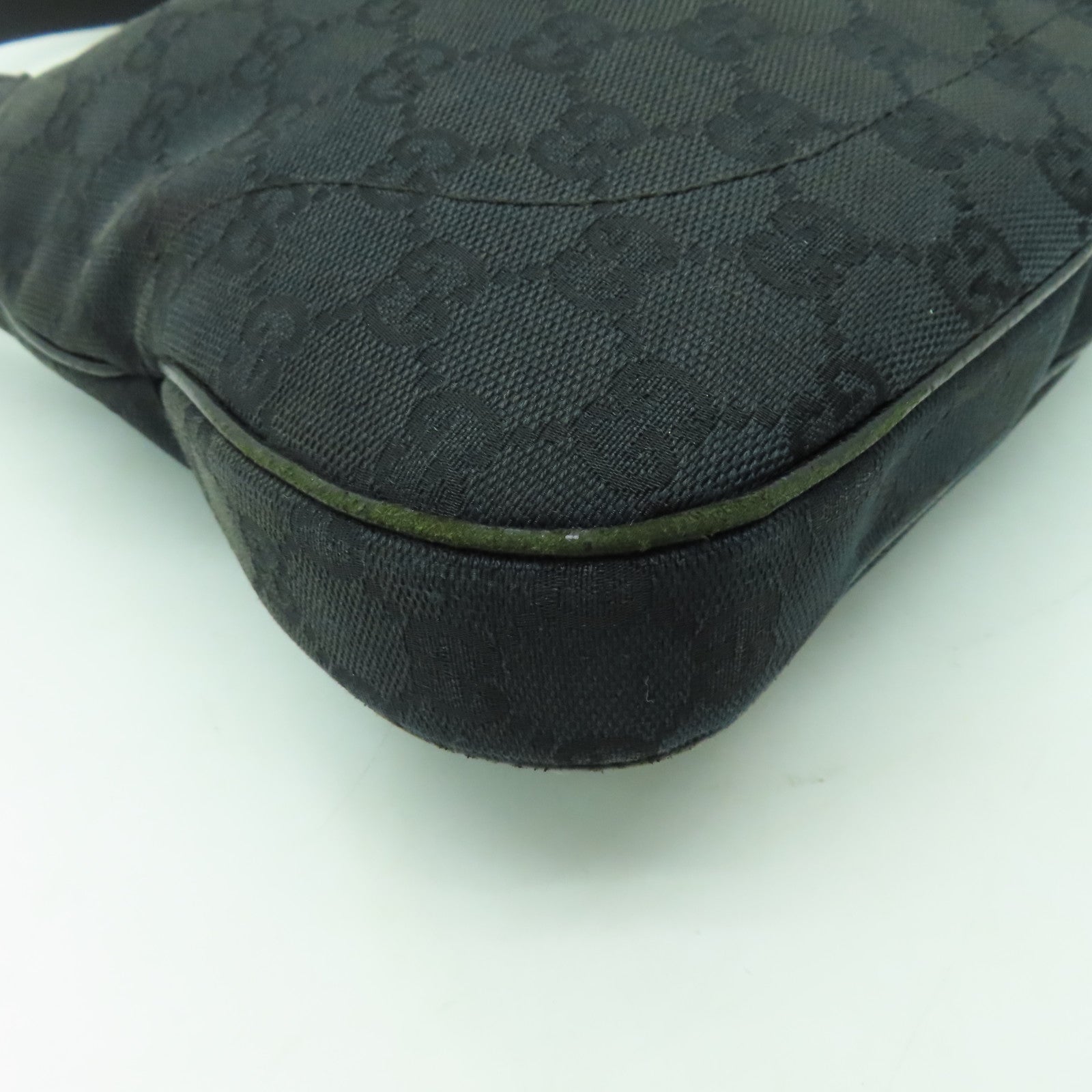 GUCCI 帆布Jackie Bag銀扣肩背袋黑色