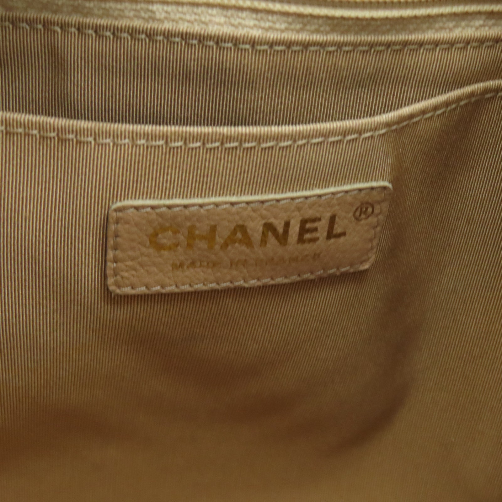 CHANEL 牛皮皮革Chain Shoulder金扣肩背袋杏色