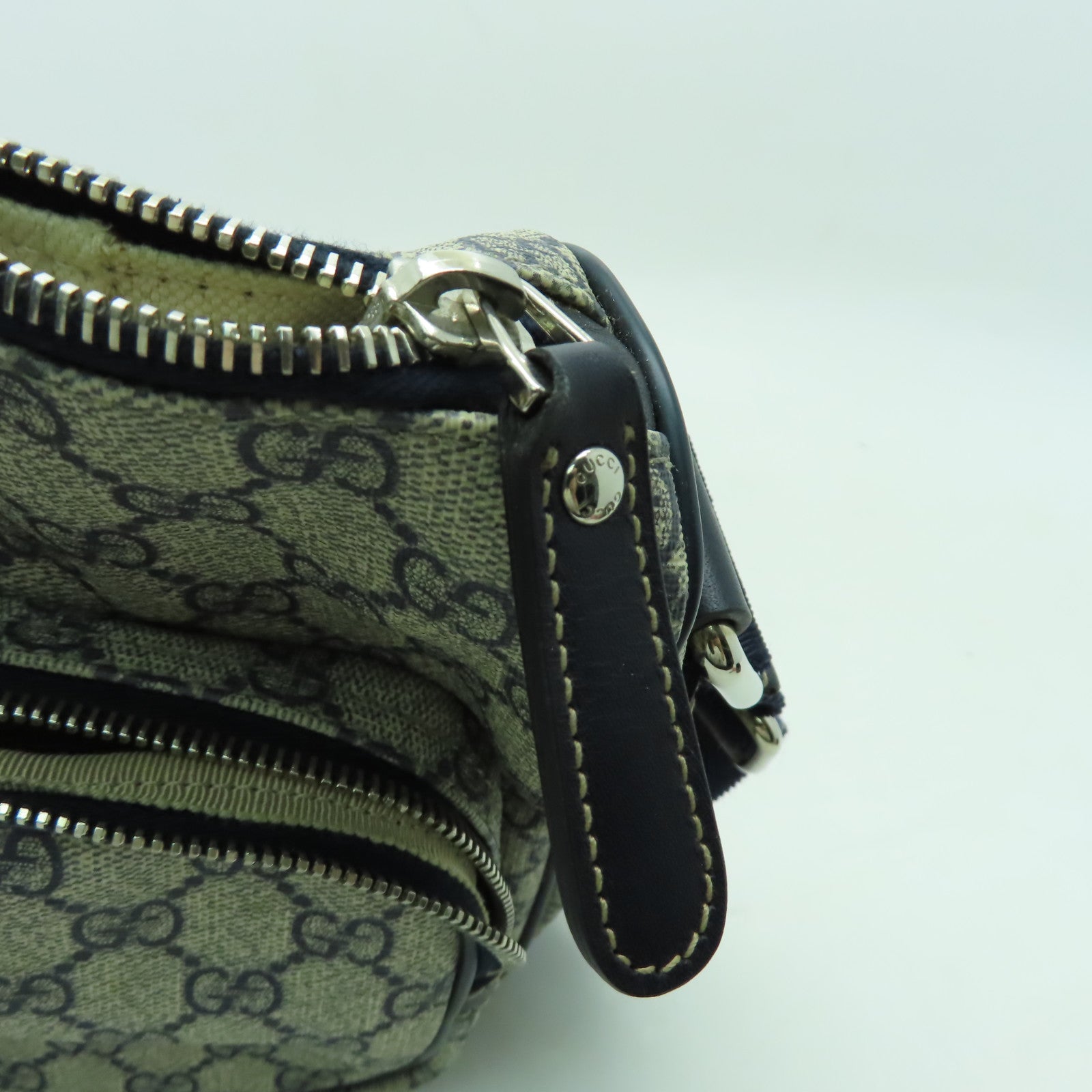 GUCCI 塗層帆布Shoulder Bag銀扣肩背袋藍色