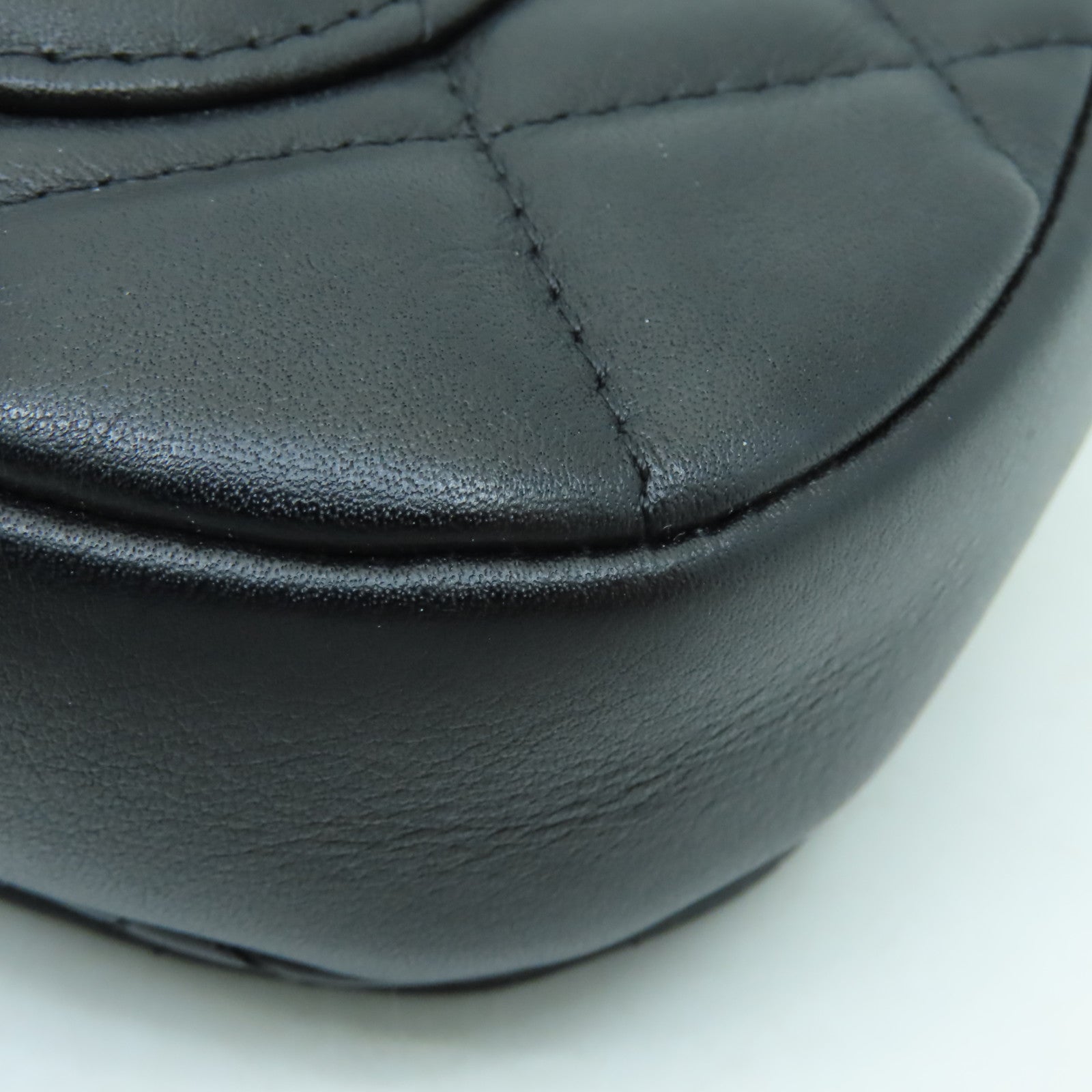 CHANEL 菱格牛皮皮革Chain Shoulder Bag金扣鏈帶肩背袋黒色