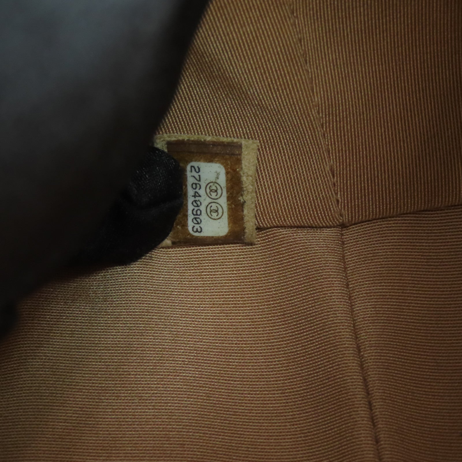 CHANEL 牛皮皮革Chain Shoulder金扣肩背袋杏色