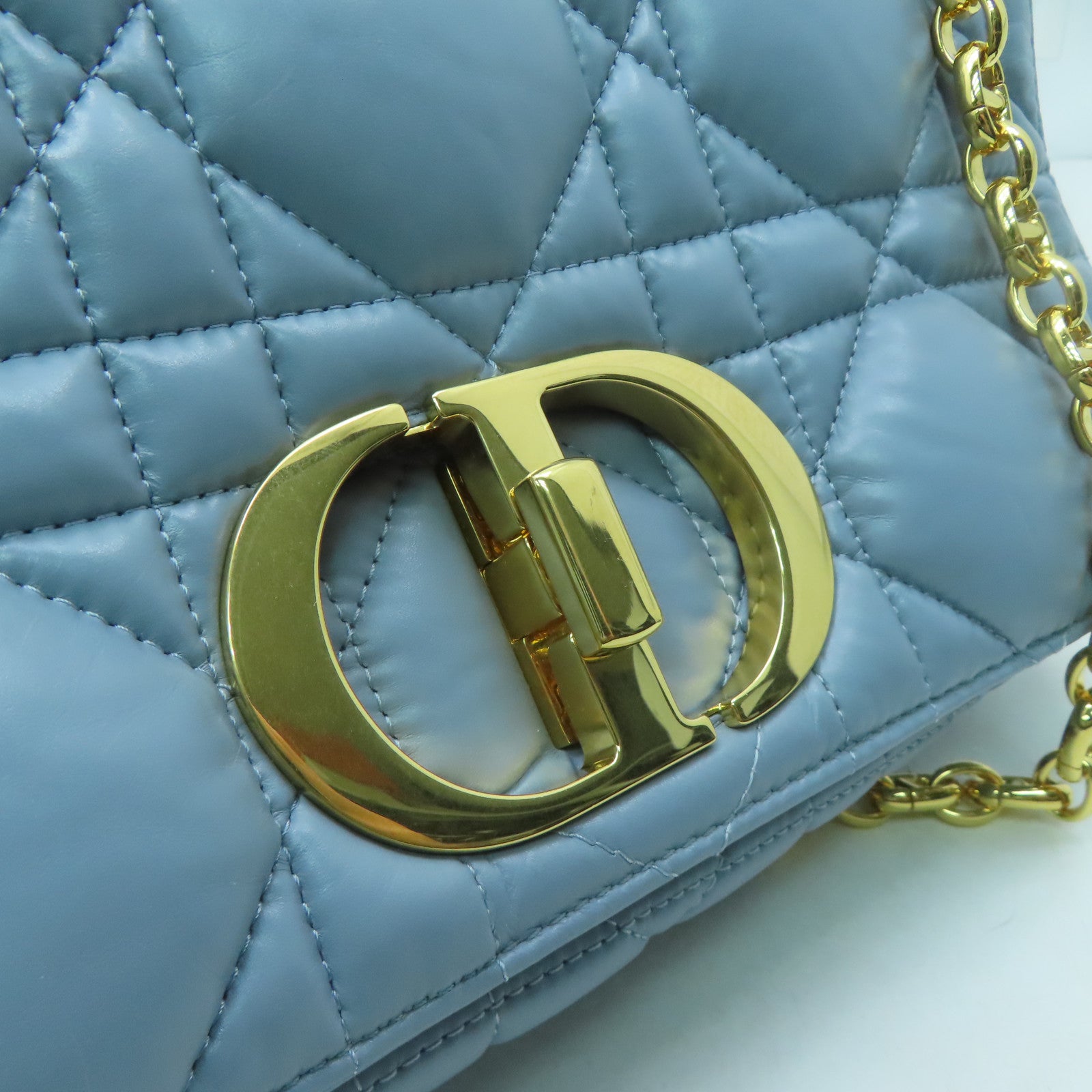 Dior 羊皮皮革Medium Dior Caro Bag金扣鏈帶肩背袋淺藍色
