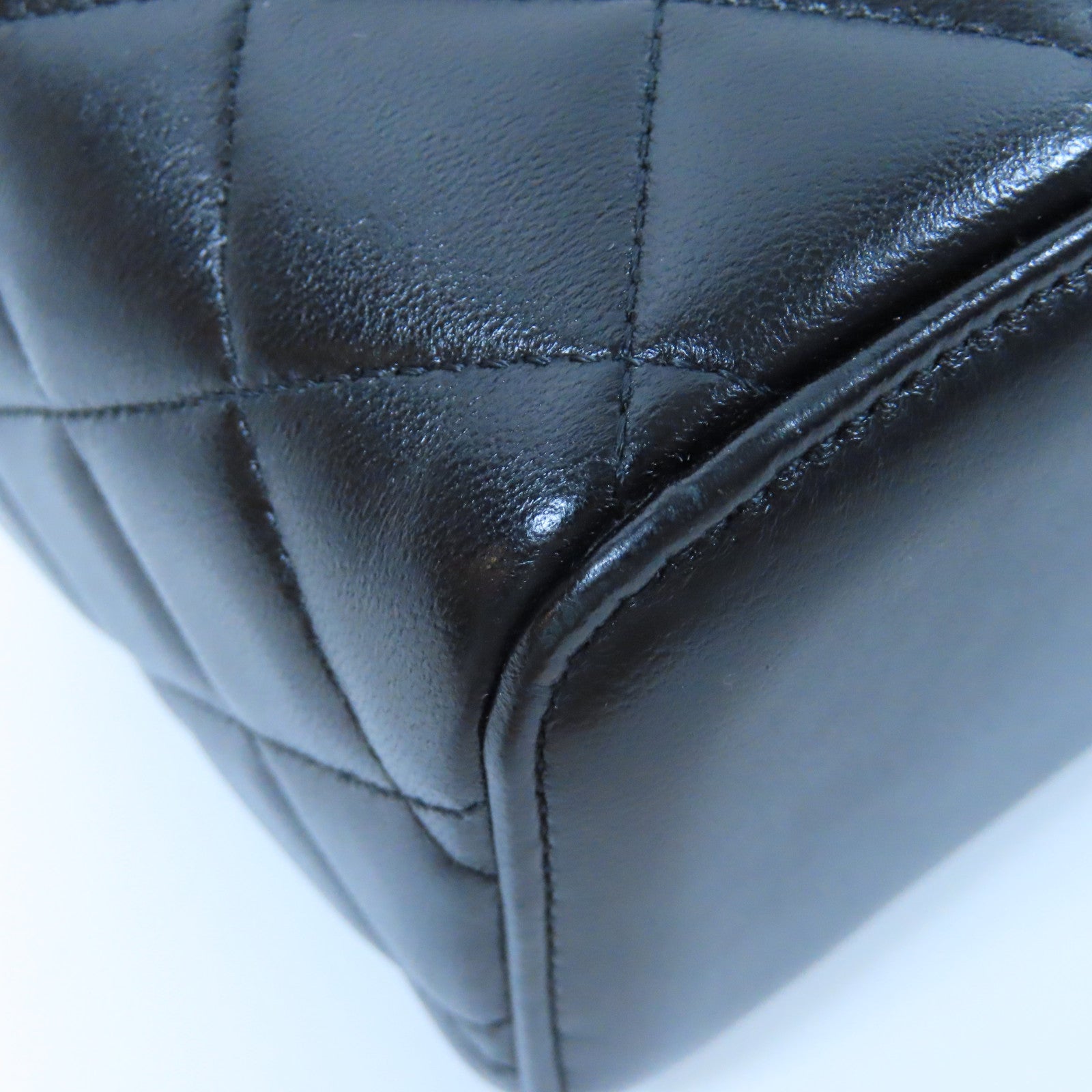 CHANEL 菱格牛皮皮革Handle Vanity Case金扣鏈帶肩背袋黑色