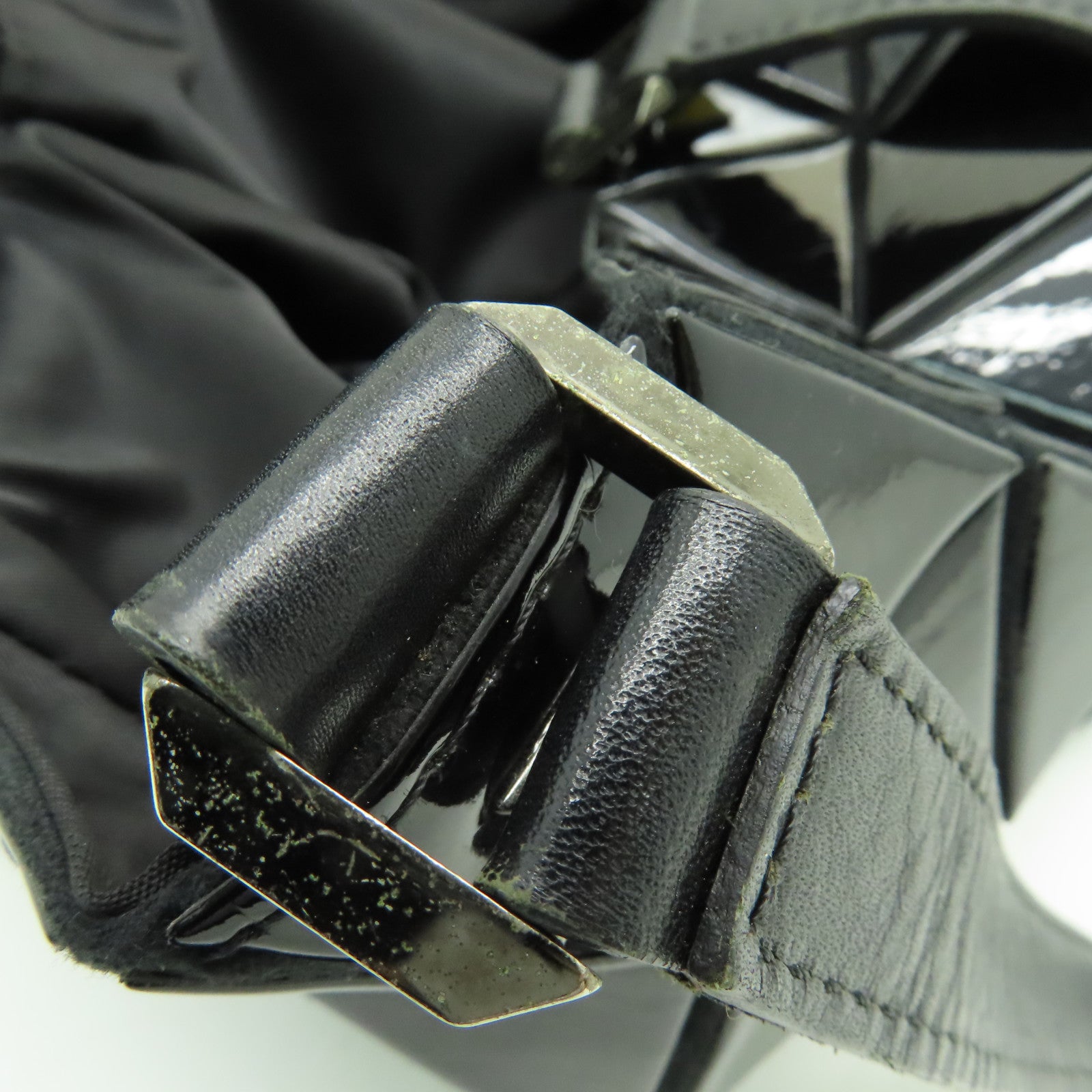 ISSEY MIYAKE PVC Bao Bao銀扣肩背袋黑色