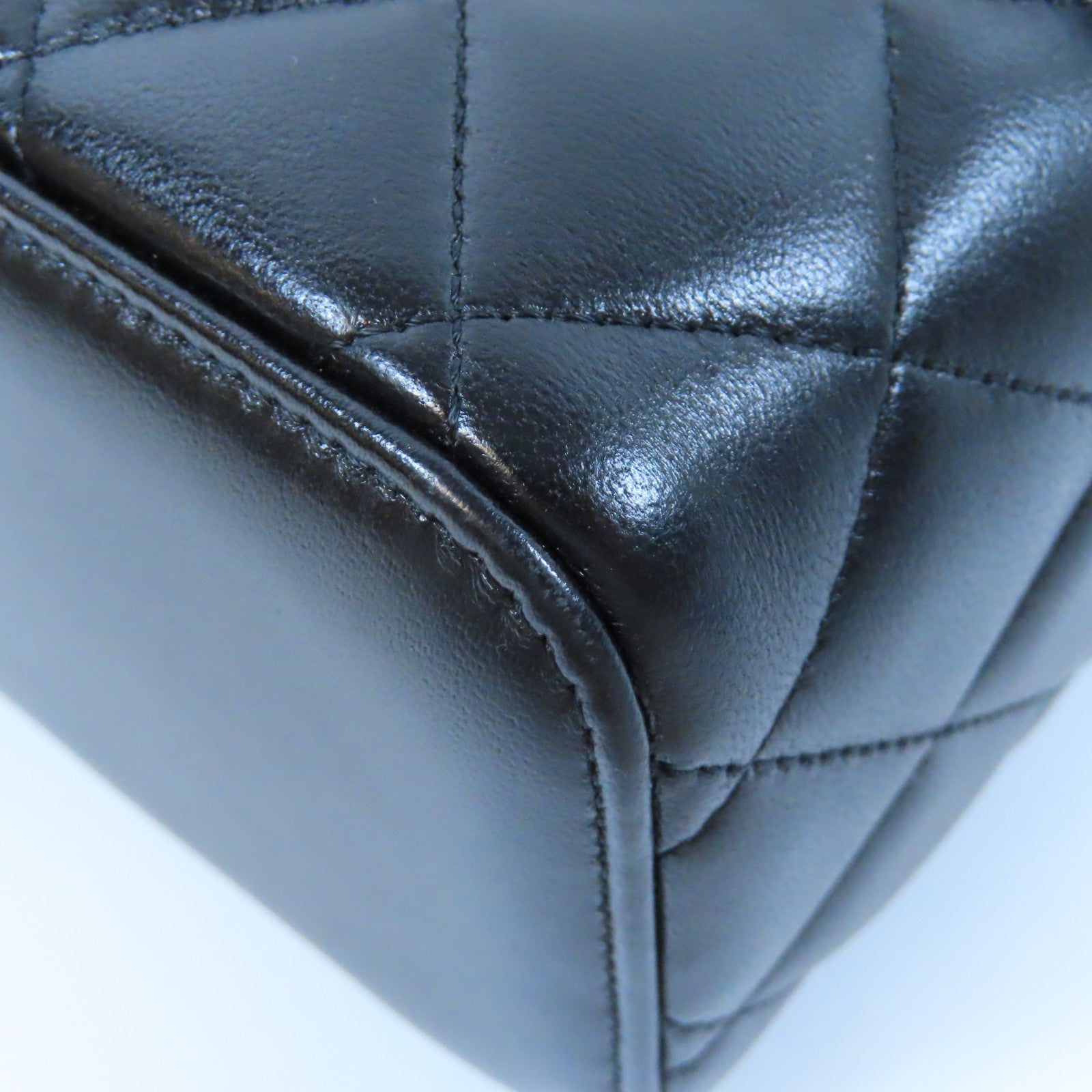 CHANEL 菱格牛皮皮革Handle Vanity Case金扣鏈帶肩背袋黑色