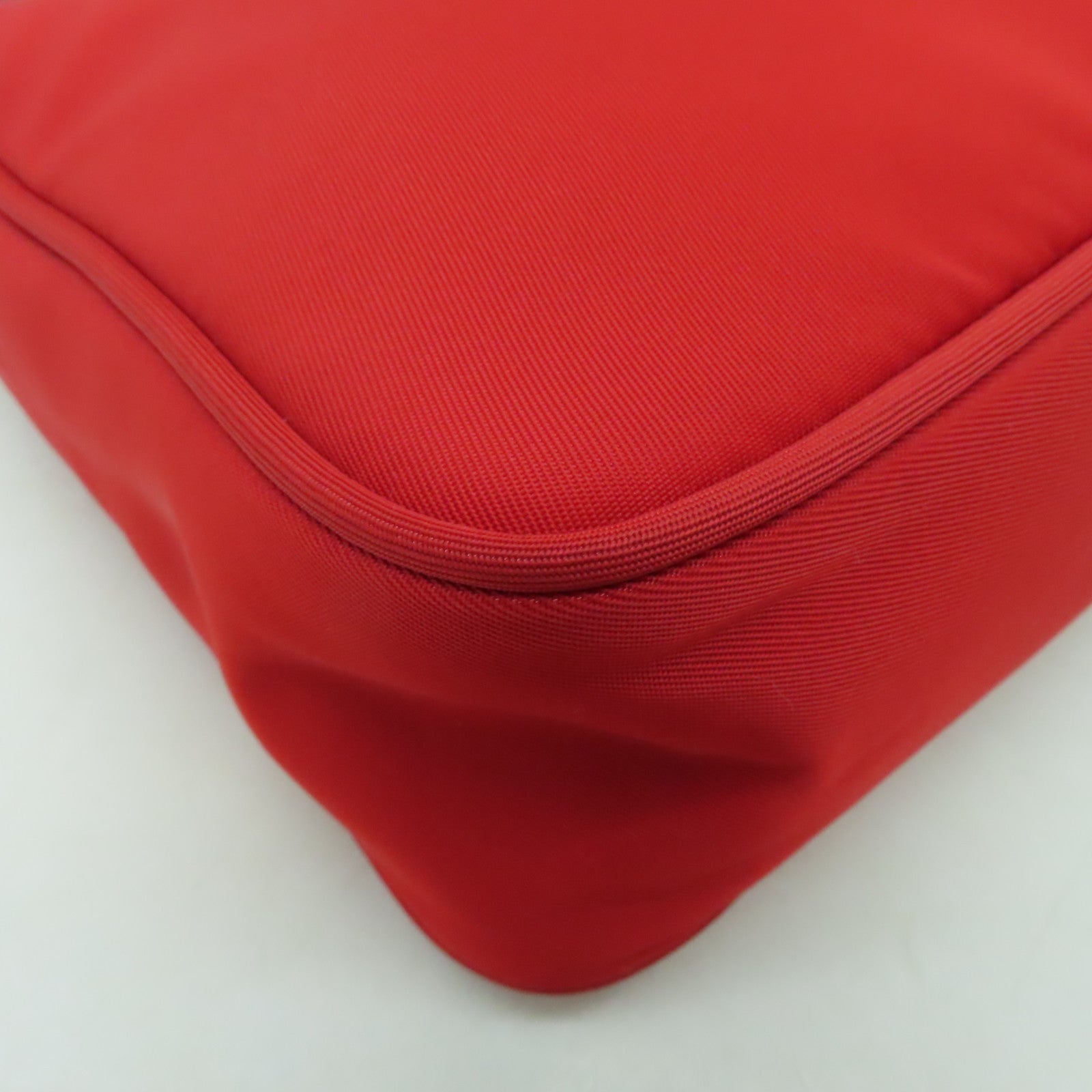 PRADA 尼龍Shoulder Bag銀扣肩背袋紅色