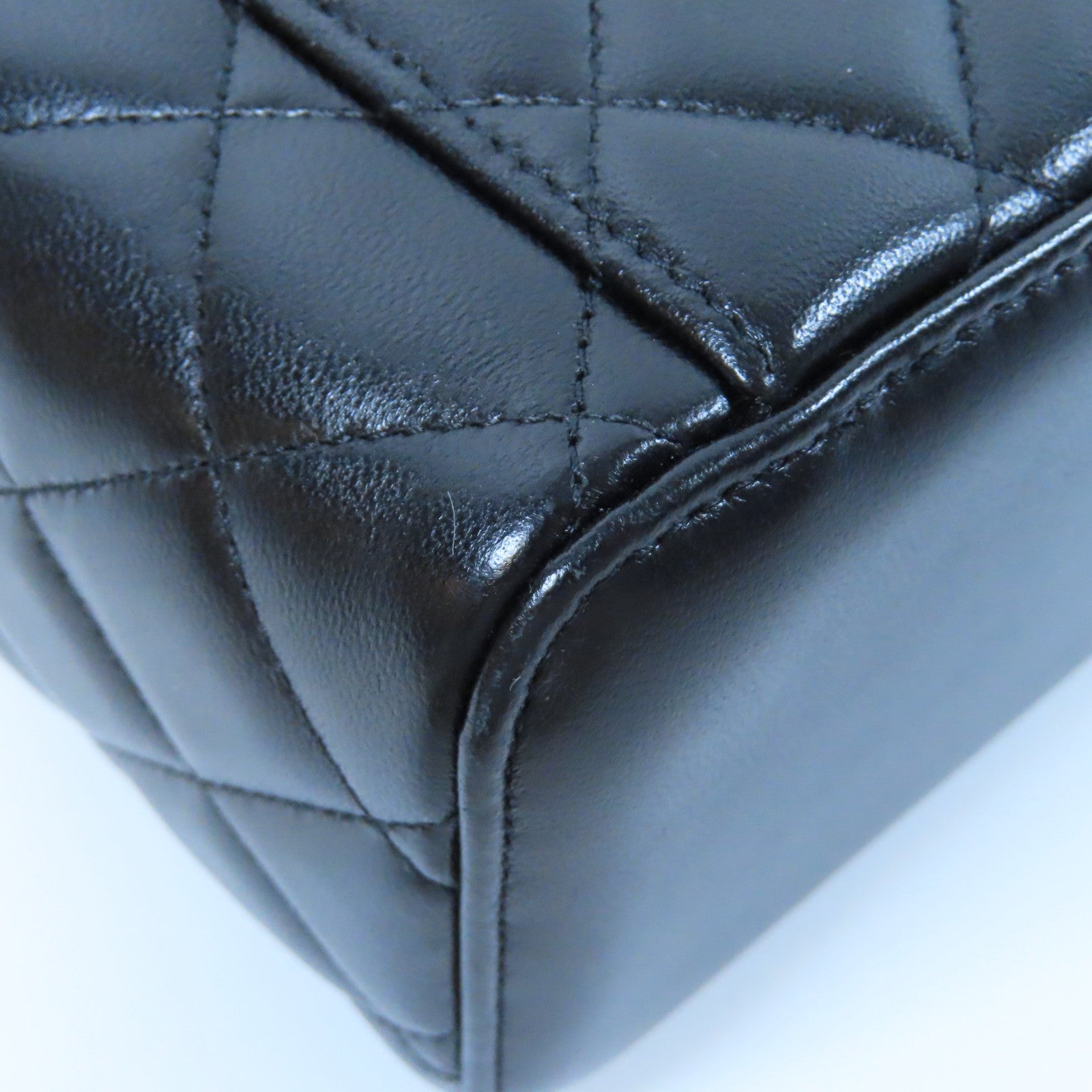 CHANEL 菱格牛皮皮革Handle Vanity Case金扣鏈帶肩背袋黑色