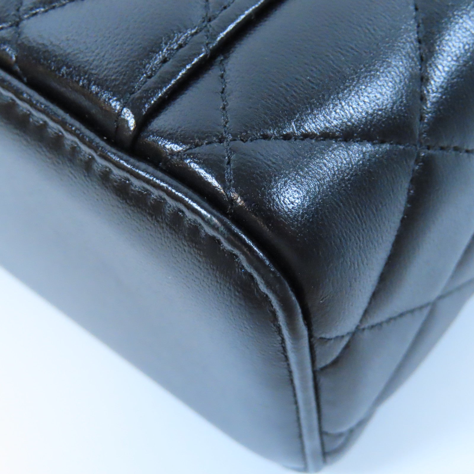 CHANEL 菱格牛皮皮革Handle Vanity Case金扣鏈帶肩背袋黑色