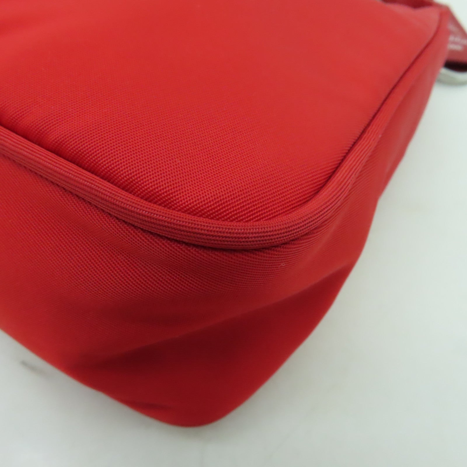 PRADA 尼龍Shoulder Bag銀扣肩背袋紅色