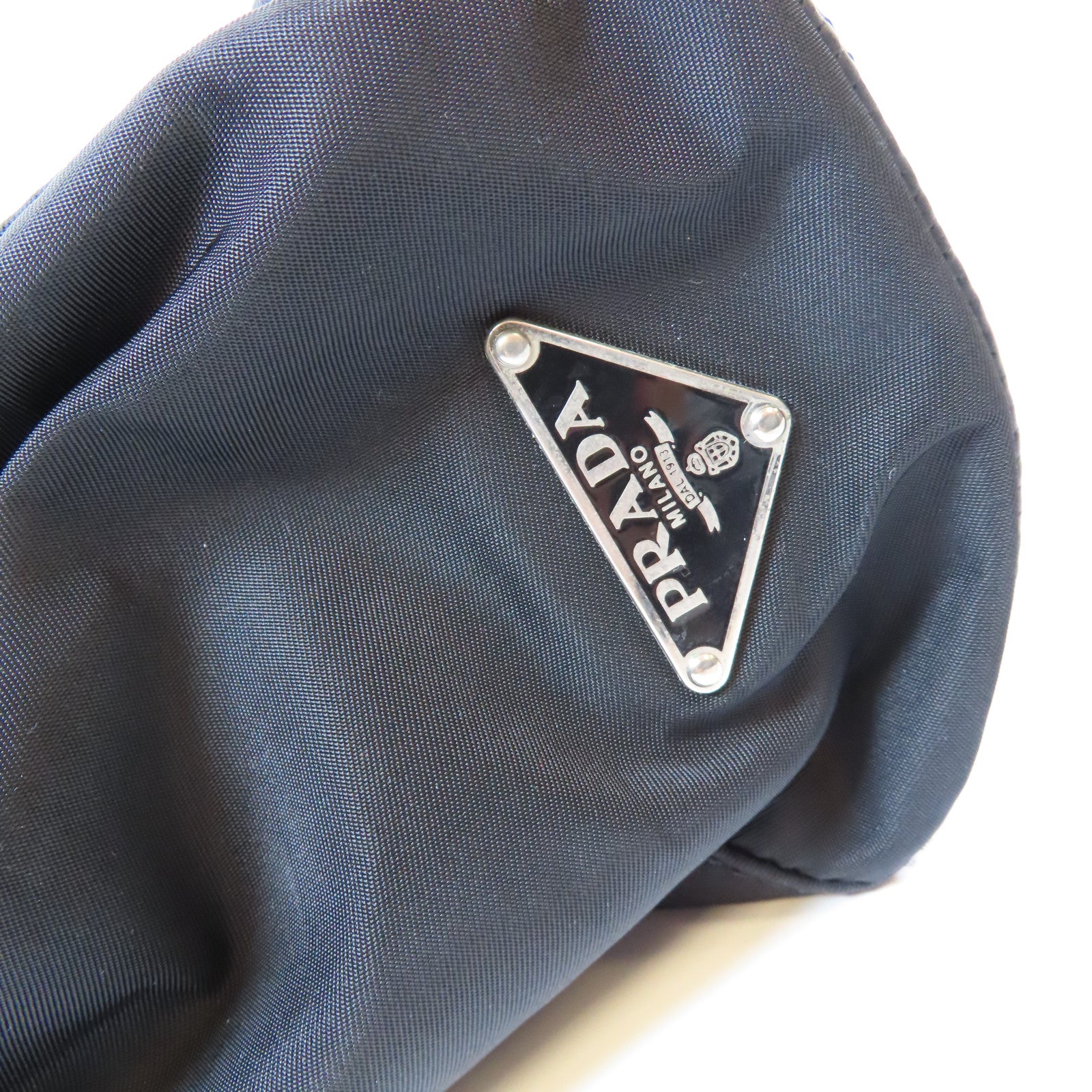 PRADA 尼龍Shoulder Bag銀扣肩背袋黑色
