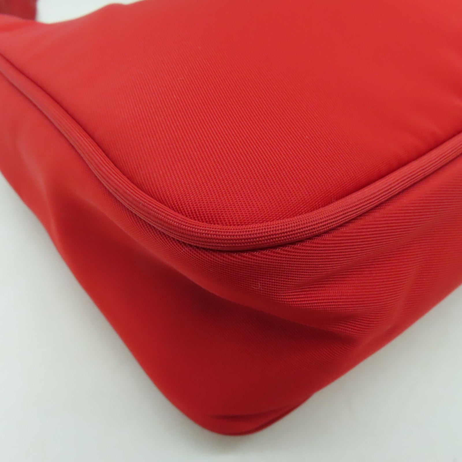 PRADA 尼龍Shoulder Bag銀扣肩背袋紅色