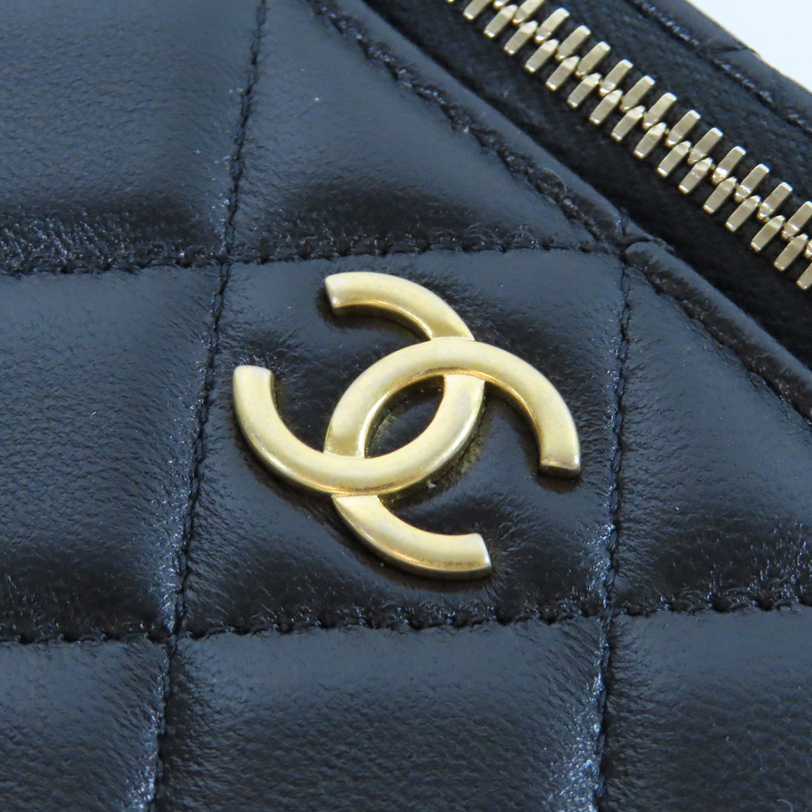 CHANEL 菱格牛皮皮革Handle Vanity Case金扣鏈帶肩背袋黑色