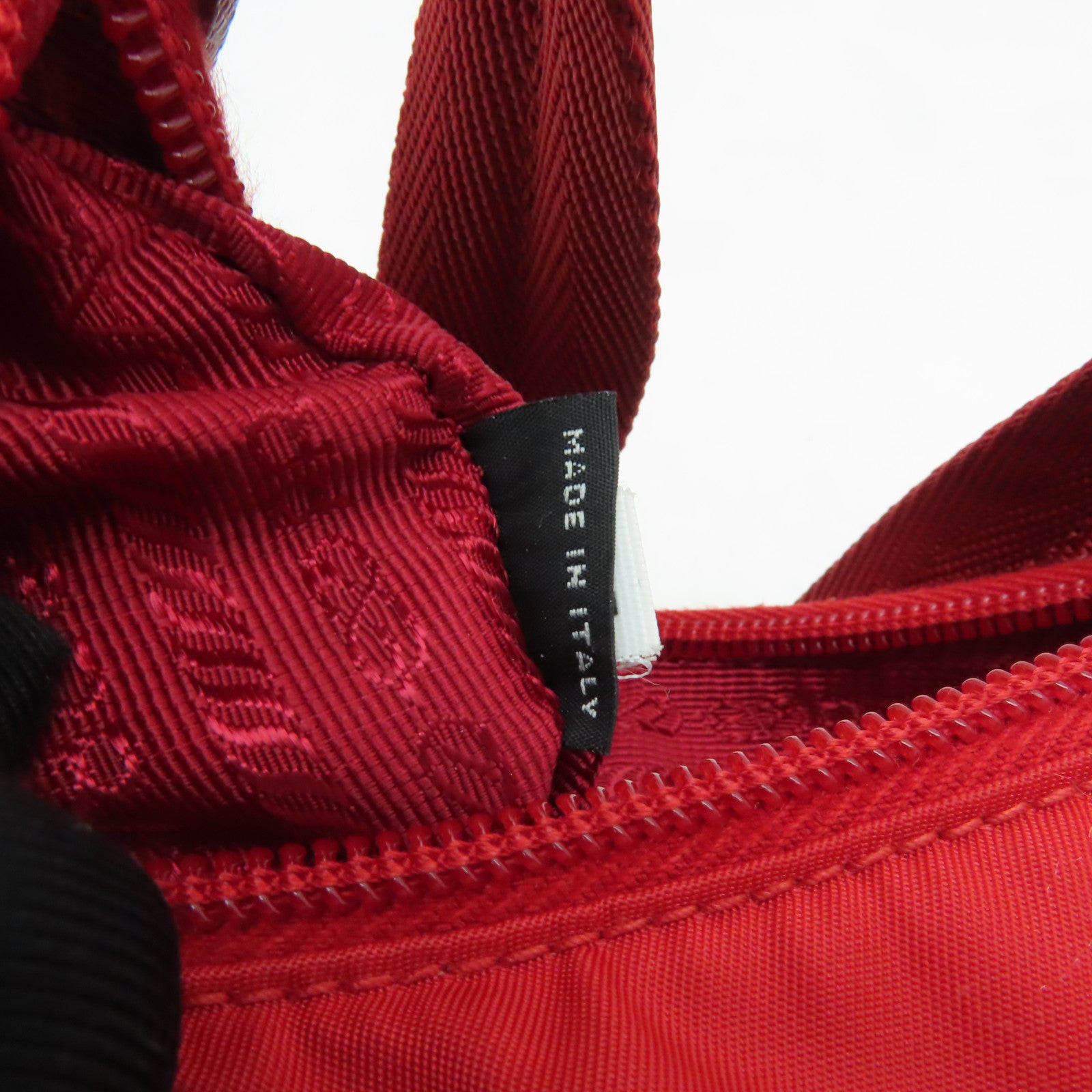 PRADA 尼龍Shoulder Bag銀扣肩背袋紅色