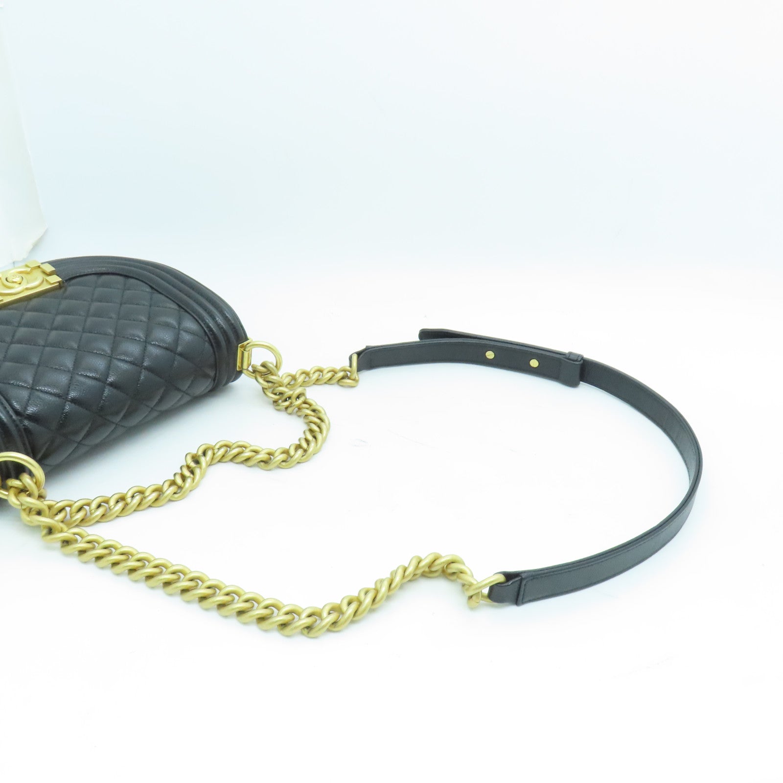 CHANEL 菱格Caviar皮革Boy Chain Shoulder金扣鏈帶肩背袋黑色
