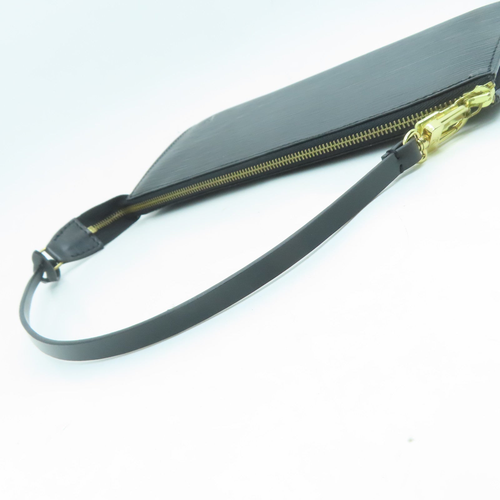 LOUIS VUITTON Epi Pochette Accessories金扣手拿包黑色