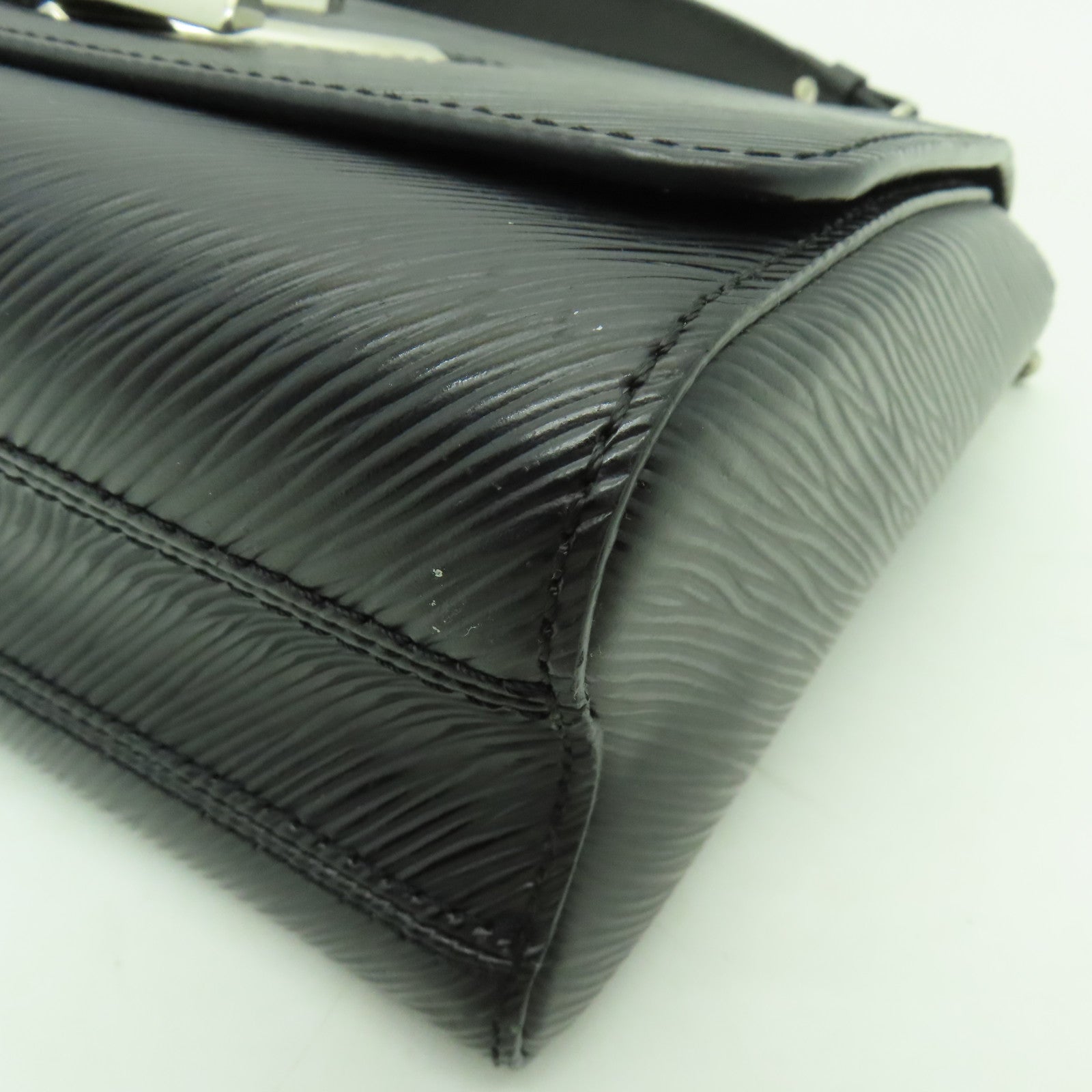 LOUIS VUITTON Epi Twist MM銀扣鏈帶肩背袋黒色