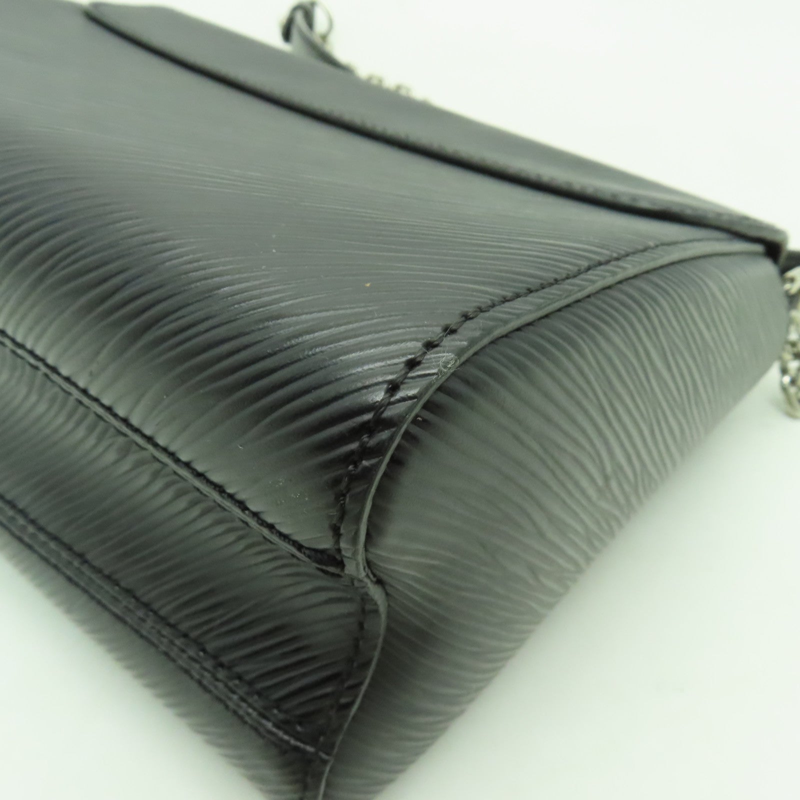 LOUIS VUITTON Epi Twist MM銀扣鏈帶肩背袋黒色