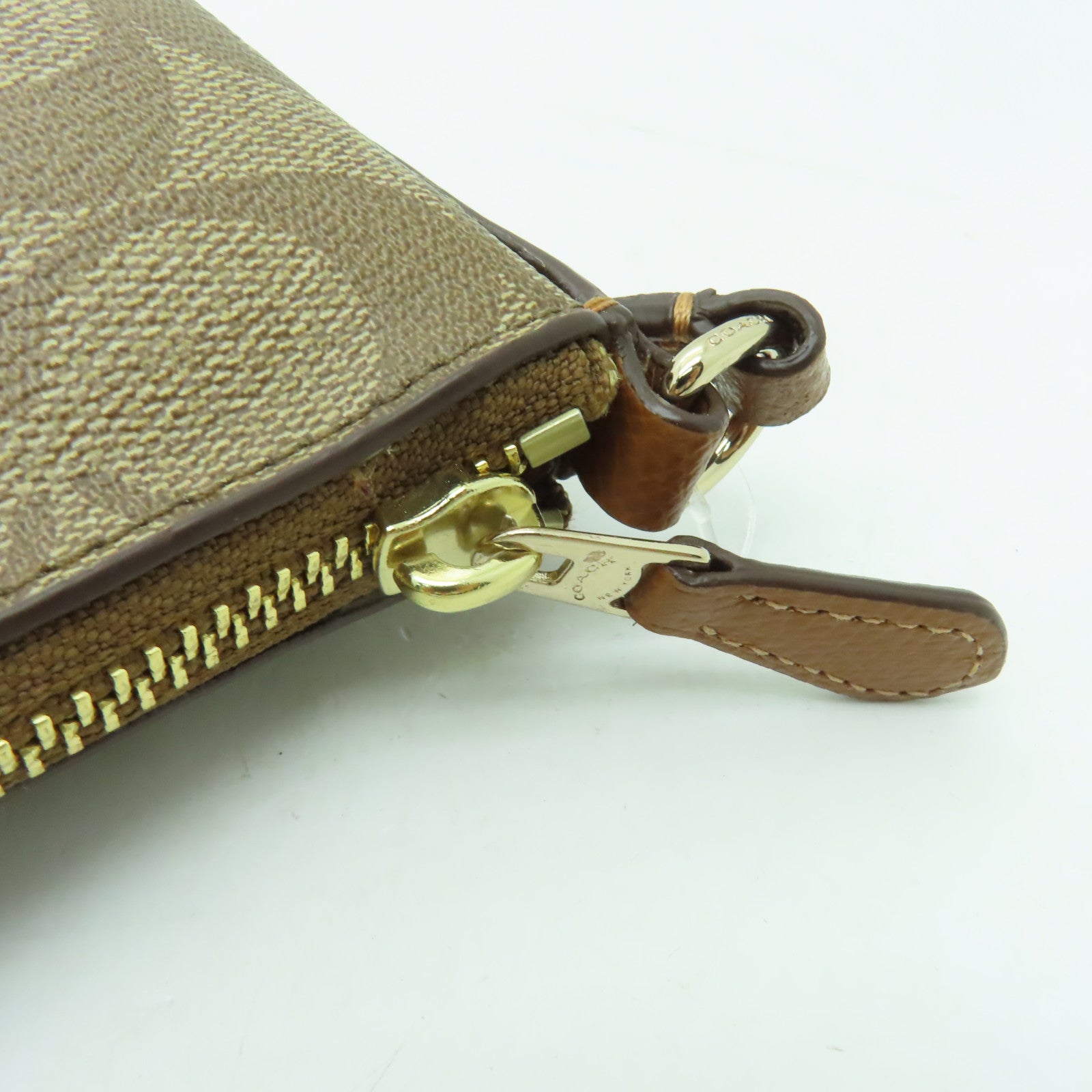 COACH 塗層帆布Shoulder Bag金扣肩背袋啡色