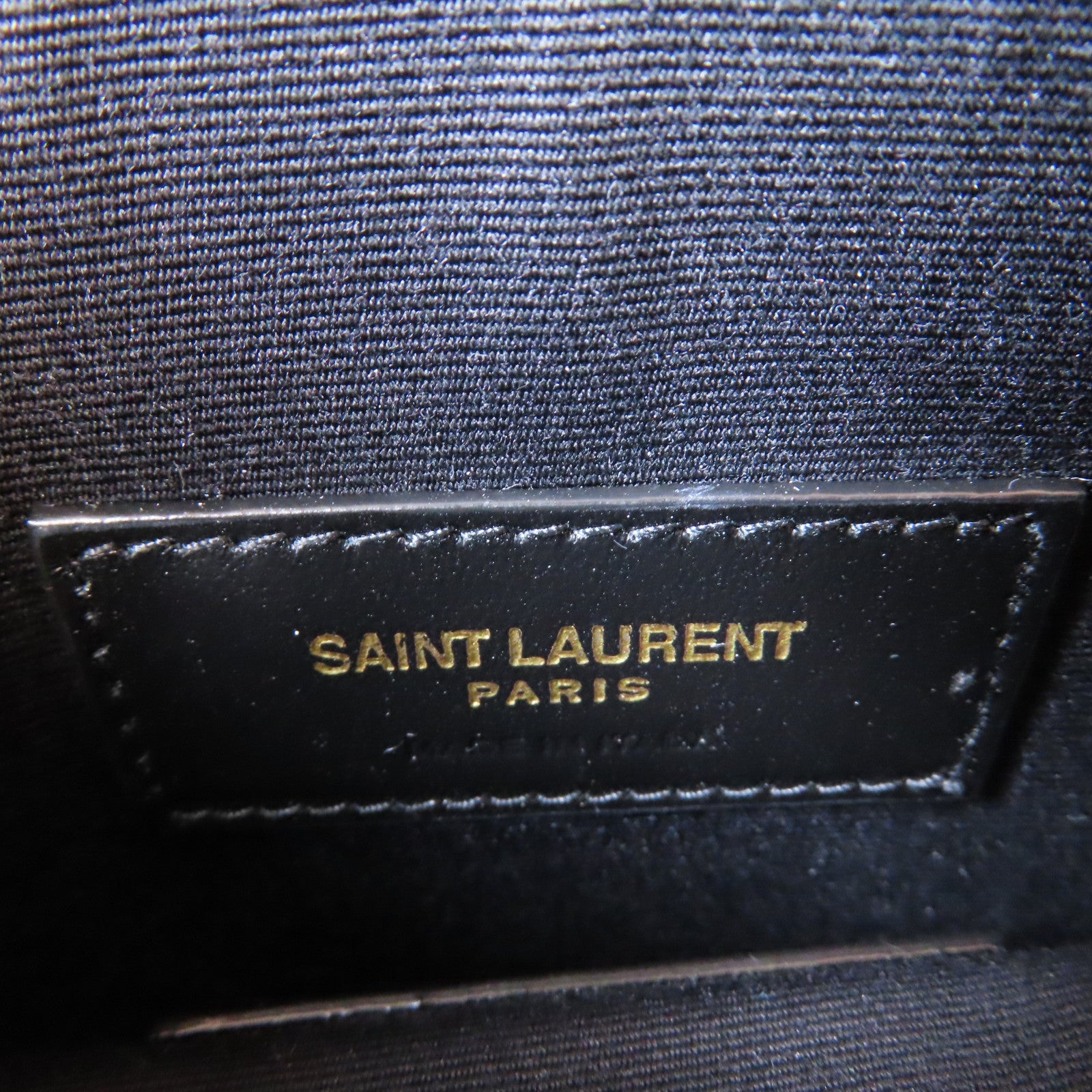 YVES SAINT LAURENT 牛皮皮革Cassandre Matelasse金扣手拿包黑色