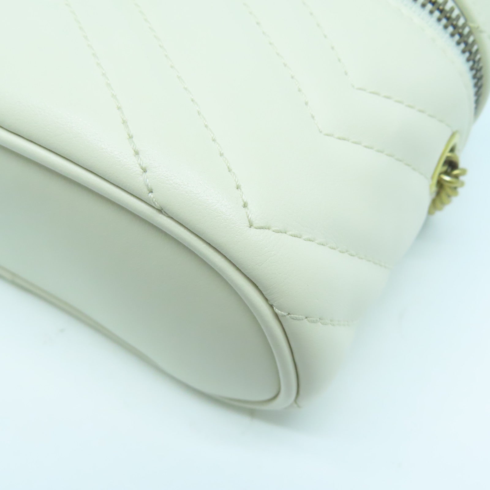 GUCCI 斜紋牛皮皮革Chain Shoulder Bag金扣鏈帶肩背袋白色