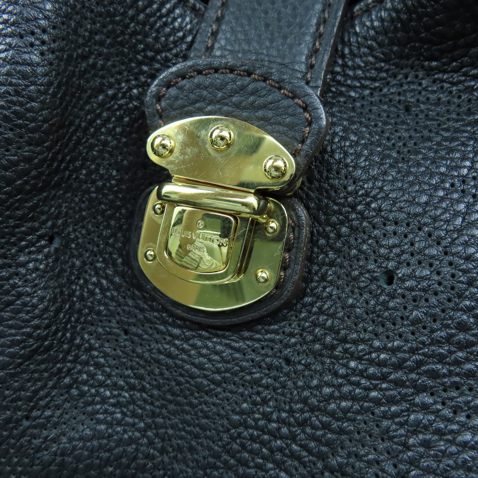 LOUIS VUITTON Mahina Mahina XL金扣手挽袋黑色