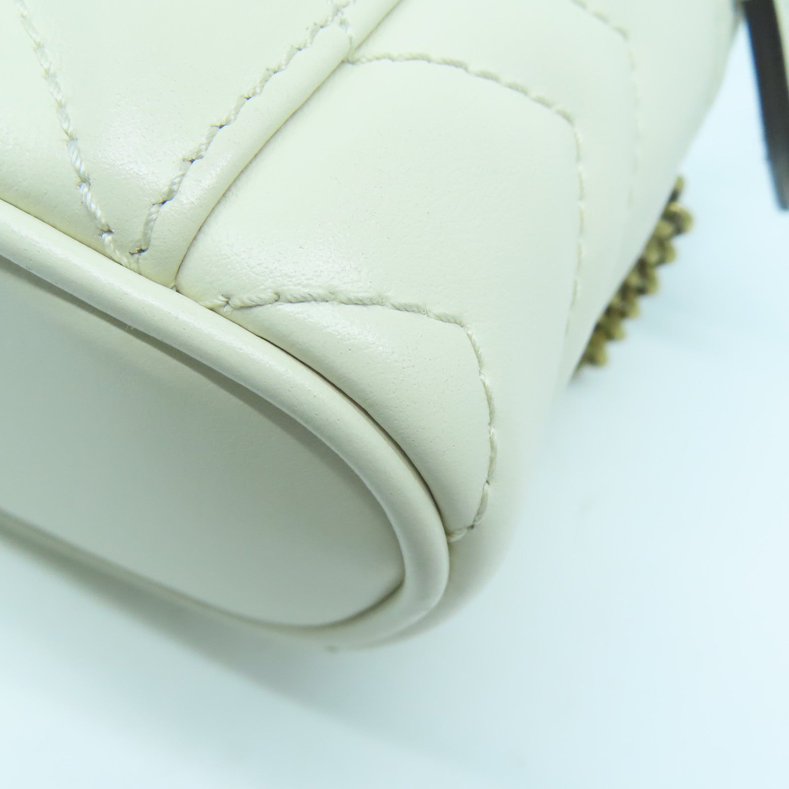 GUCCI 斜紋牛皮皮革Chain Shoulder Bag金扣鏈帶肩背袋白色