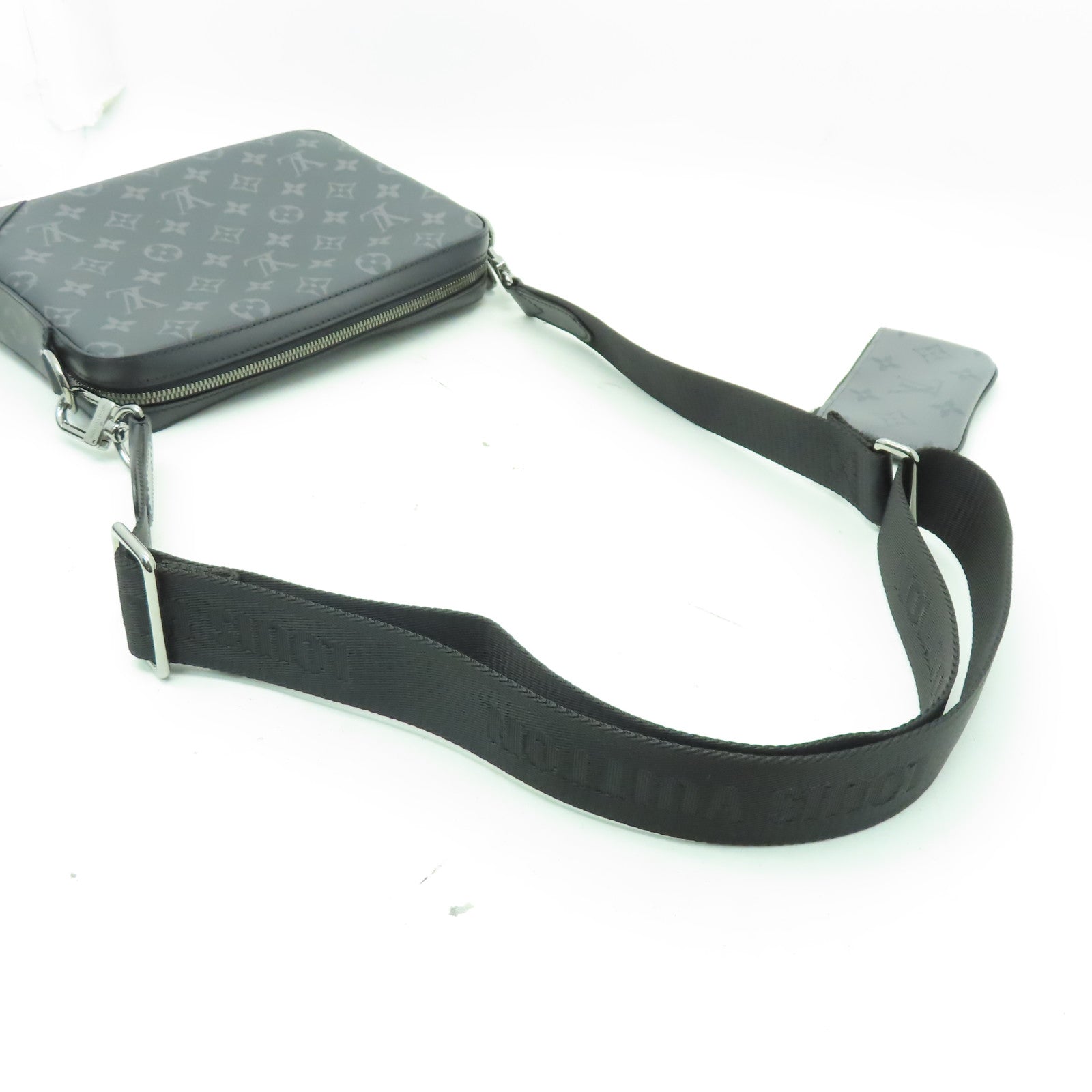 LOUIS VUITTON Monogram Eclipse Trio銀扣肩背袋灰色/黑色
