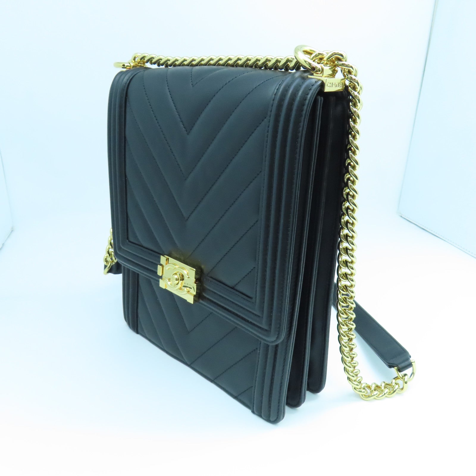 CHANEL 羊皮皮革Boy Chanel金扣鏈帶肩背袋黑色