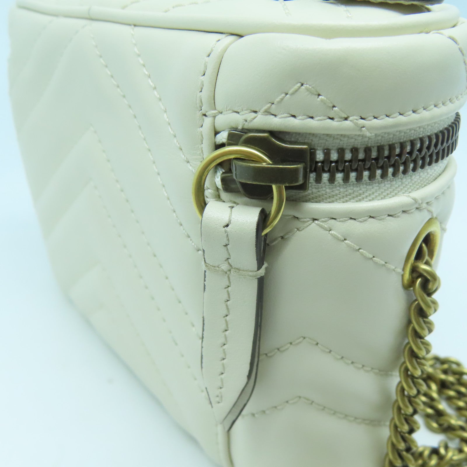 GUCCI 斜紋牛皮皮革Chain Shoulder Bag金扣鏈帶肩背袋白色