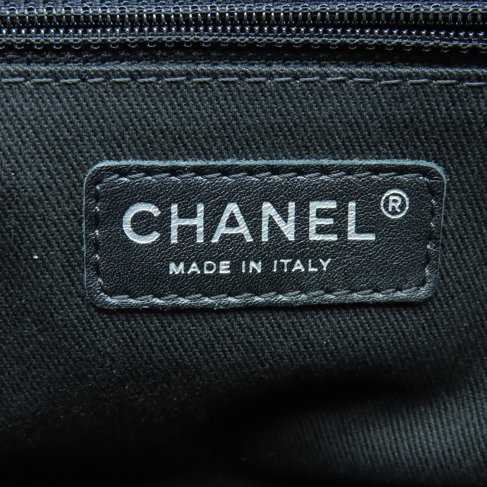 CHANEL 菱格Caviar皮革Chain Shoulder Bag银扣链带肩背袋紫色