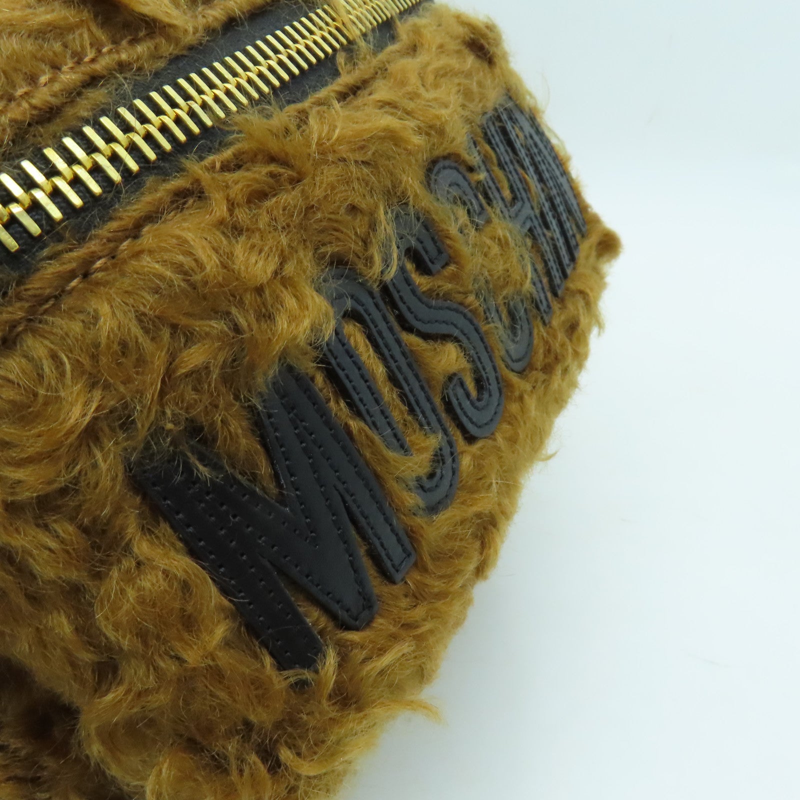 MOSCHINO 毛茸Backpack金扣背包棕色