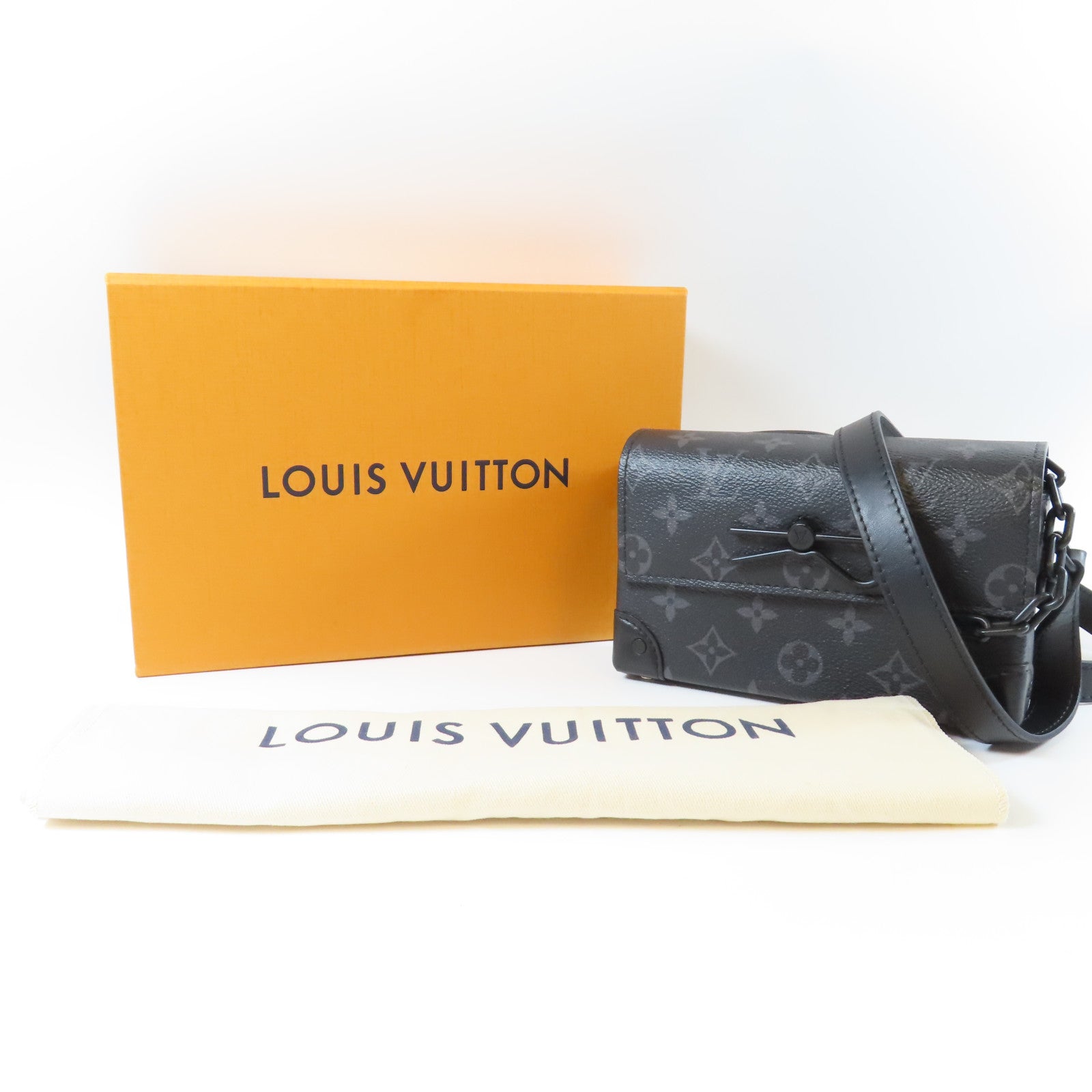 LOUIS VUITTON Monogram Eclipse Steamer Wearable Wallet黑扣肩背袋黑色
