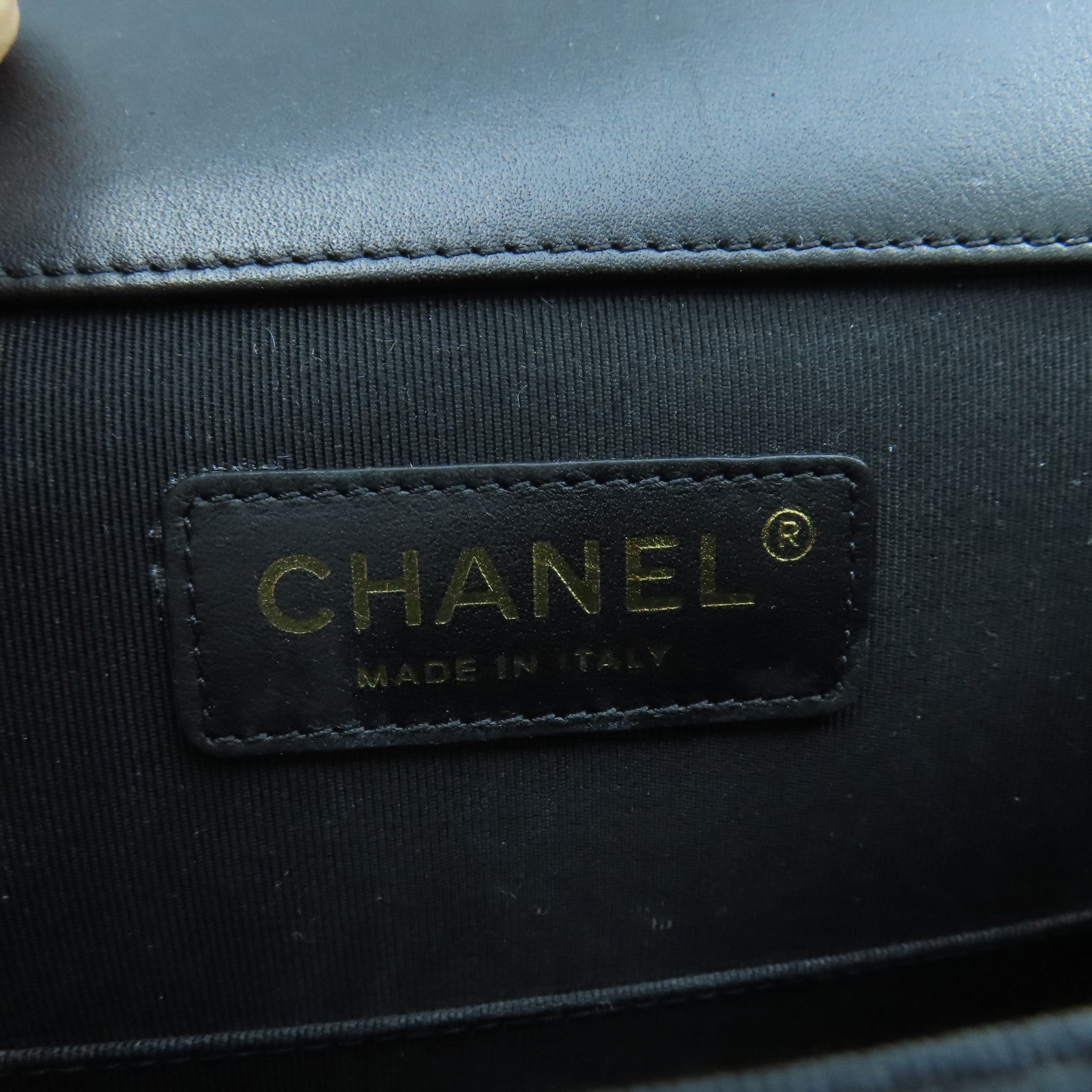 CHANEL 羊皮皮革Boy Chanel金扣鏈帶肩背袋黑色