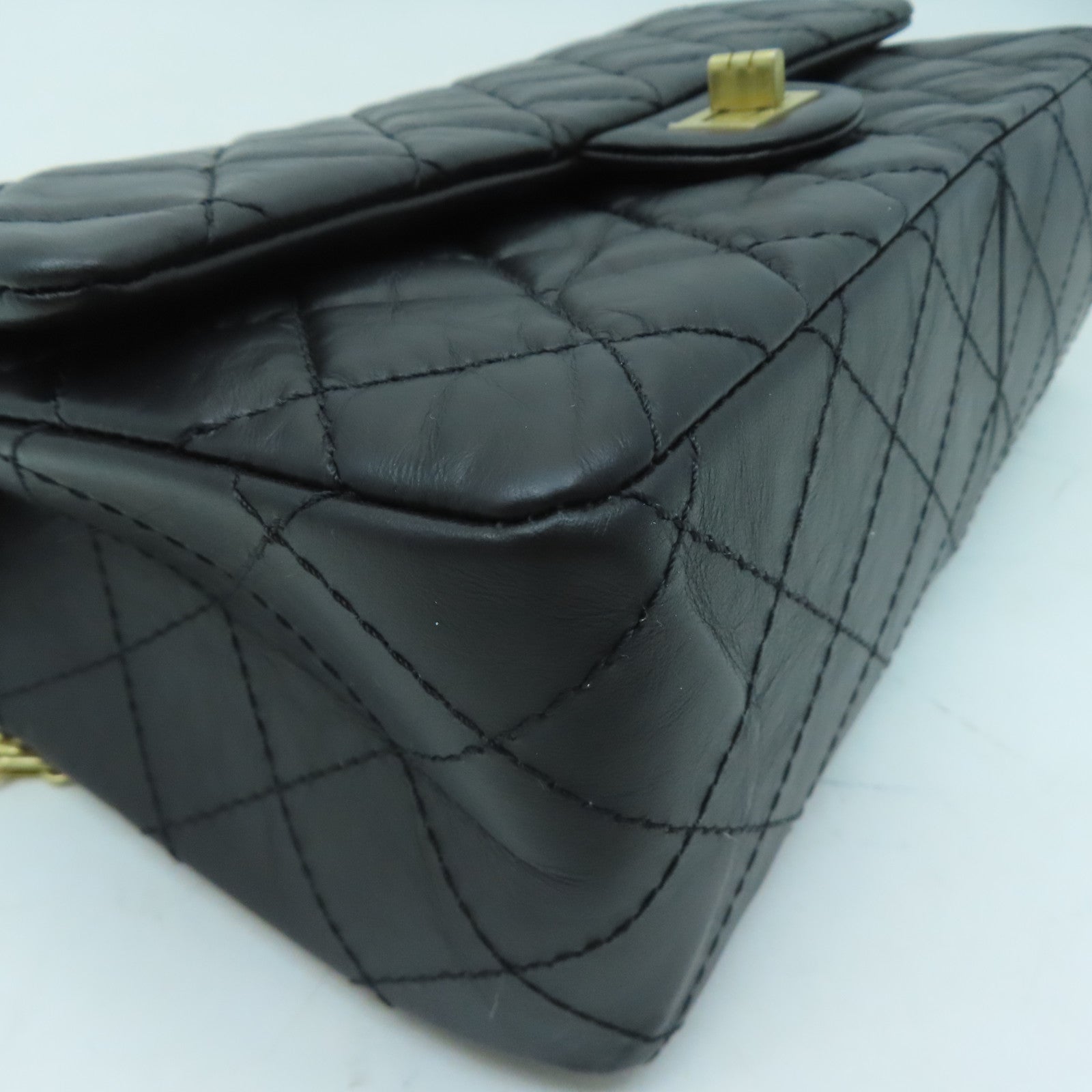 CHANEL 菱格牛皮皮革2.55金扣鏈帶肩背袋黑色