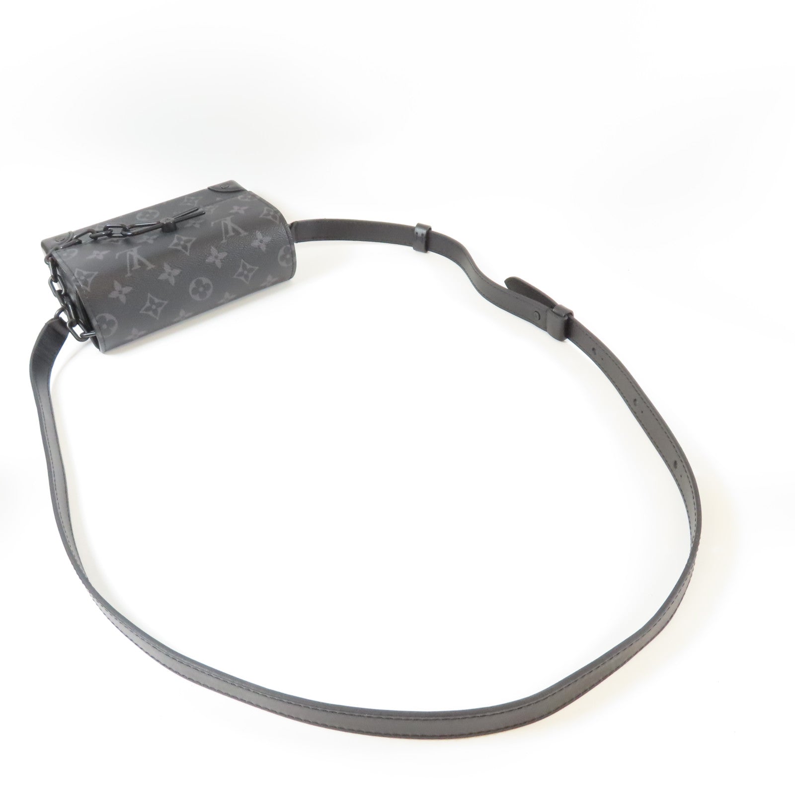 LOUIS VUITTON Monogram Eclipse Steamer Wearable Wallet黑扣肩背袋黑色