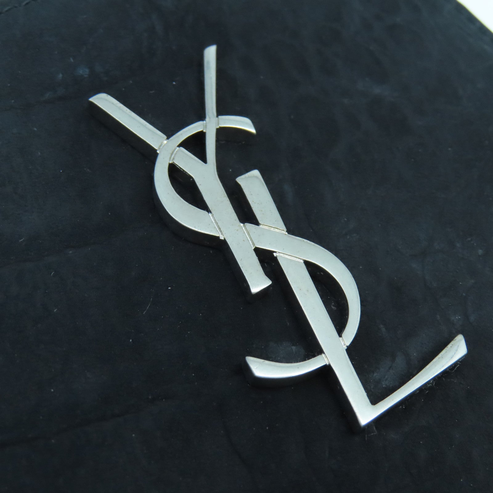 YVES SAINT LAURENT 牛皮皮革Wallet銀扣錢包黑色
