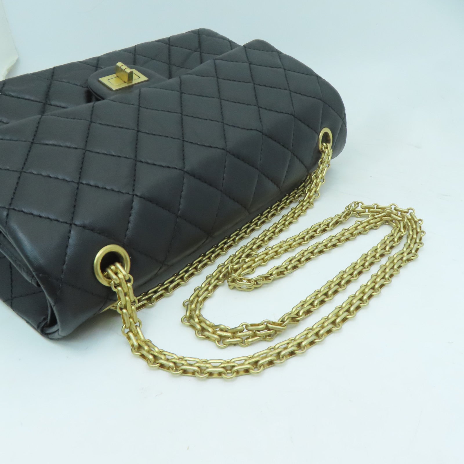 CHANEL 菱格牛皮皮革2.55金扣鏈帶肩背袋黑色