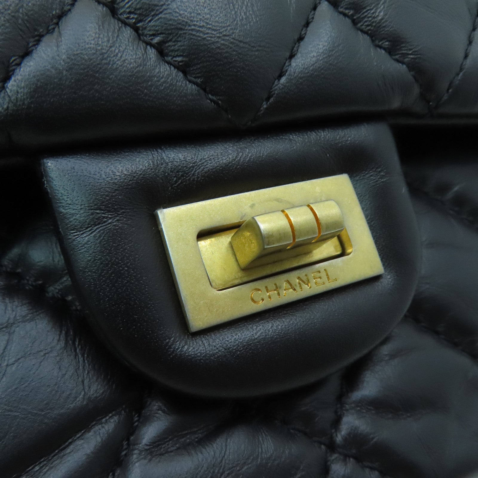 CHANEL 菱格牛皮皮革2.55金扣鏈帶肩背袋黑色