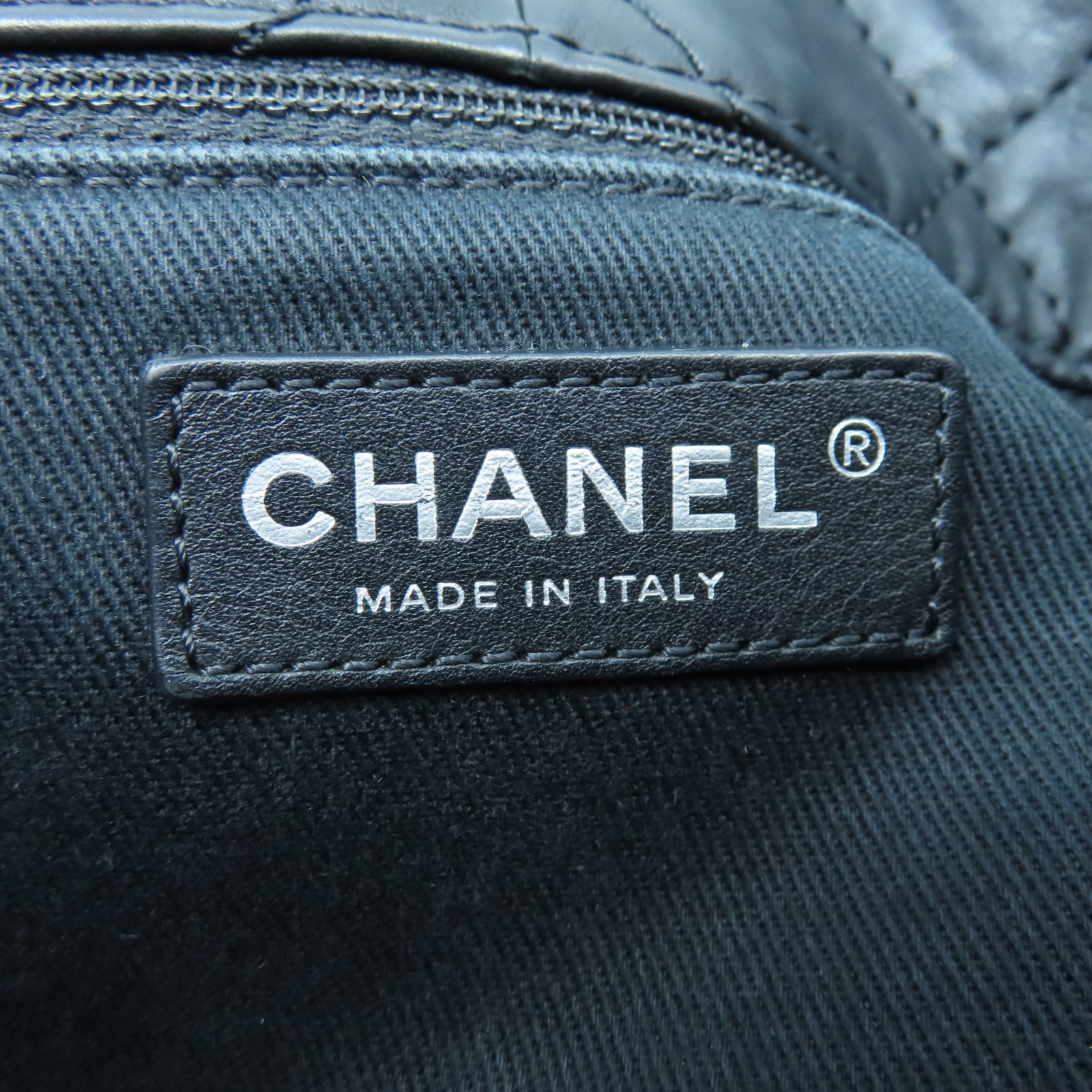 CHANEL 牛皮皮革Chain Shoulder銀扣鏈帶肩背袋黑色