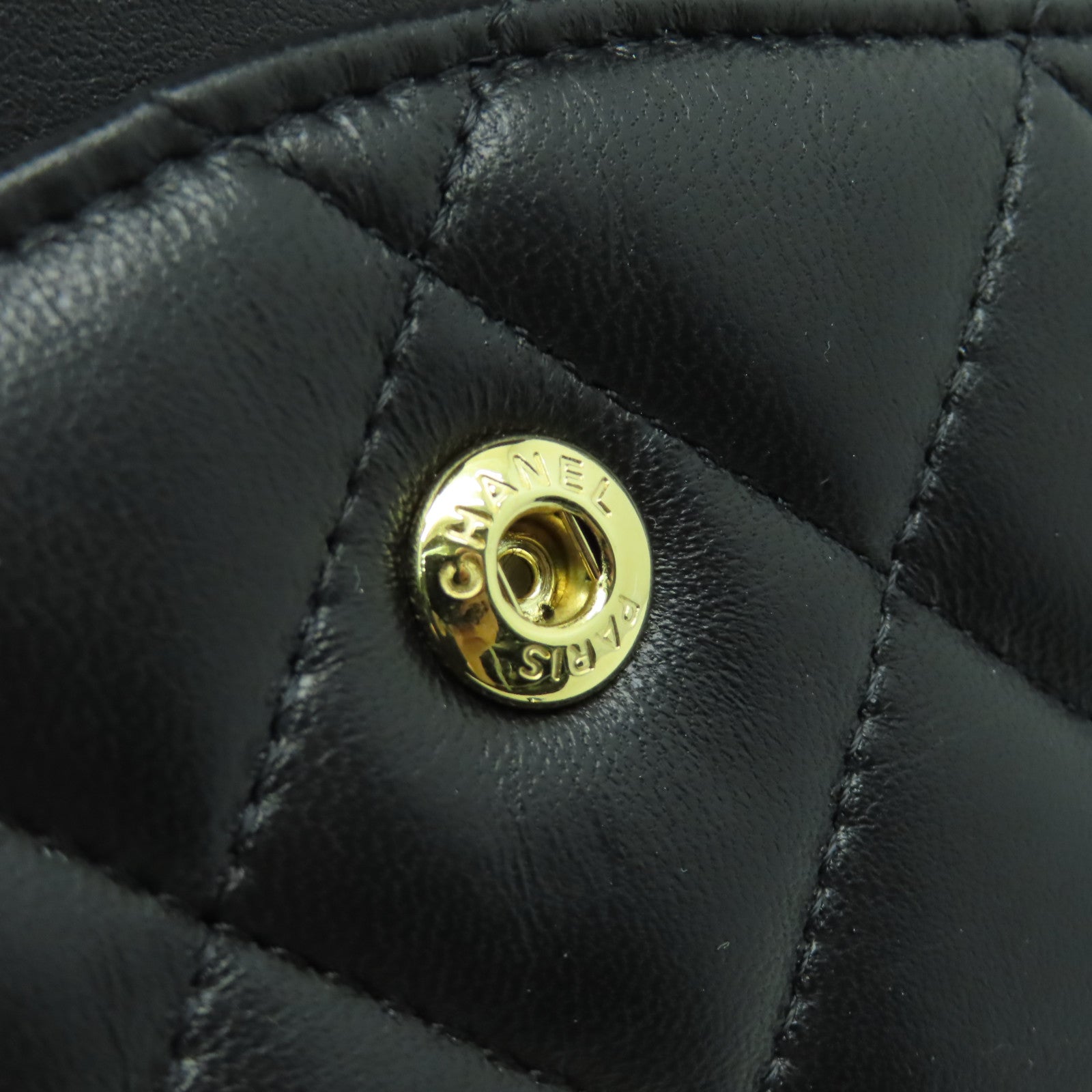 CHANEL 菱格羊皮皮革Jumbo金扣鏈帶肩背袋黑色