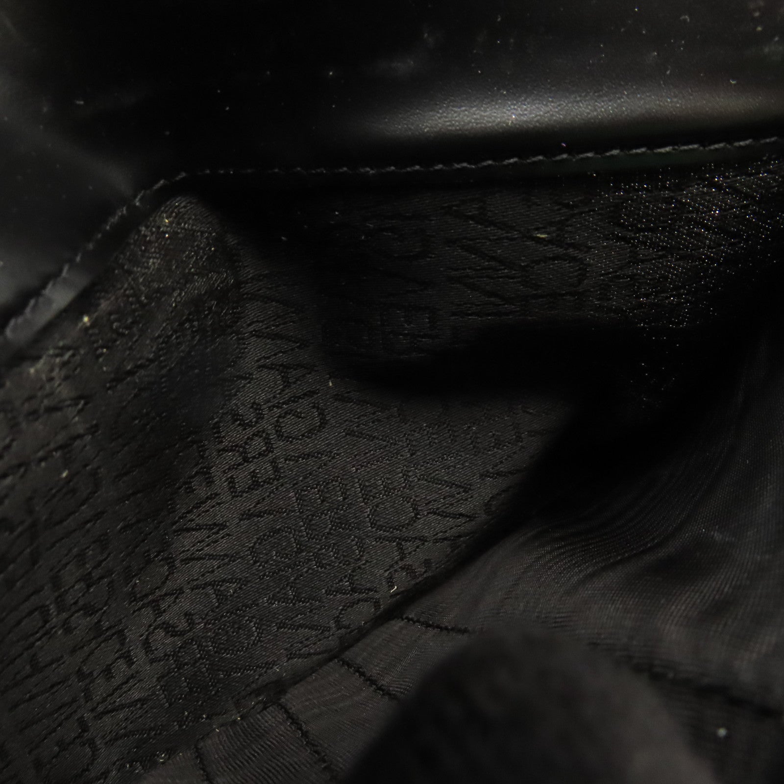 VERSACE 牛皮皮革Wallet短錢包黑色