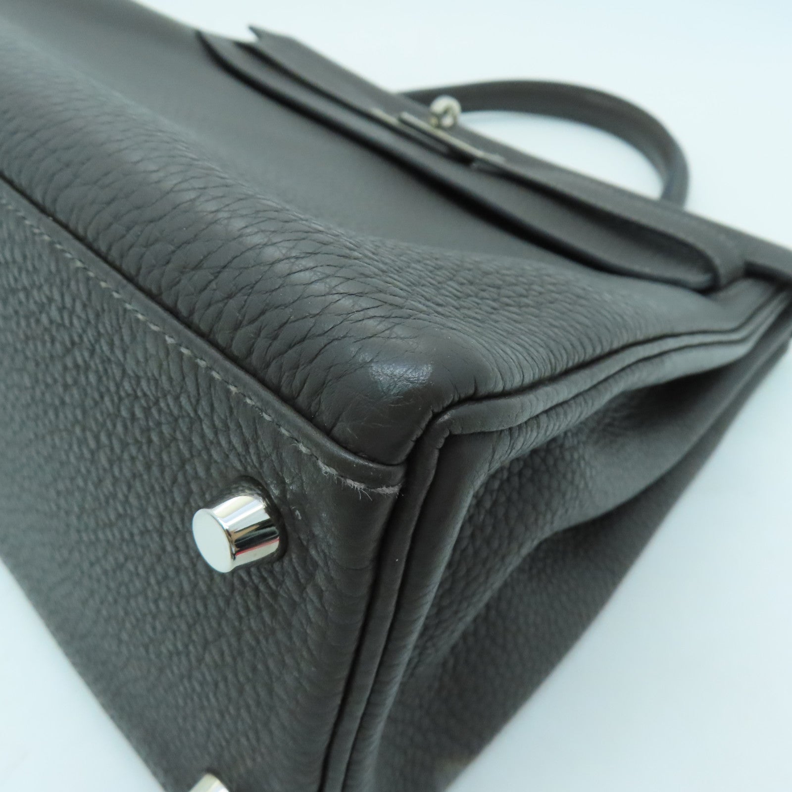 HERMES Clemence皮革Kelly 32银扣手挽袋灰色