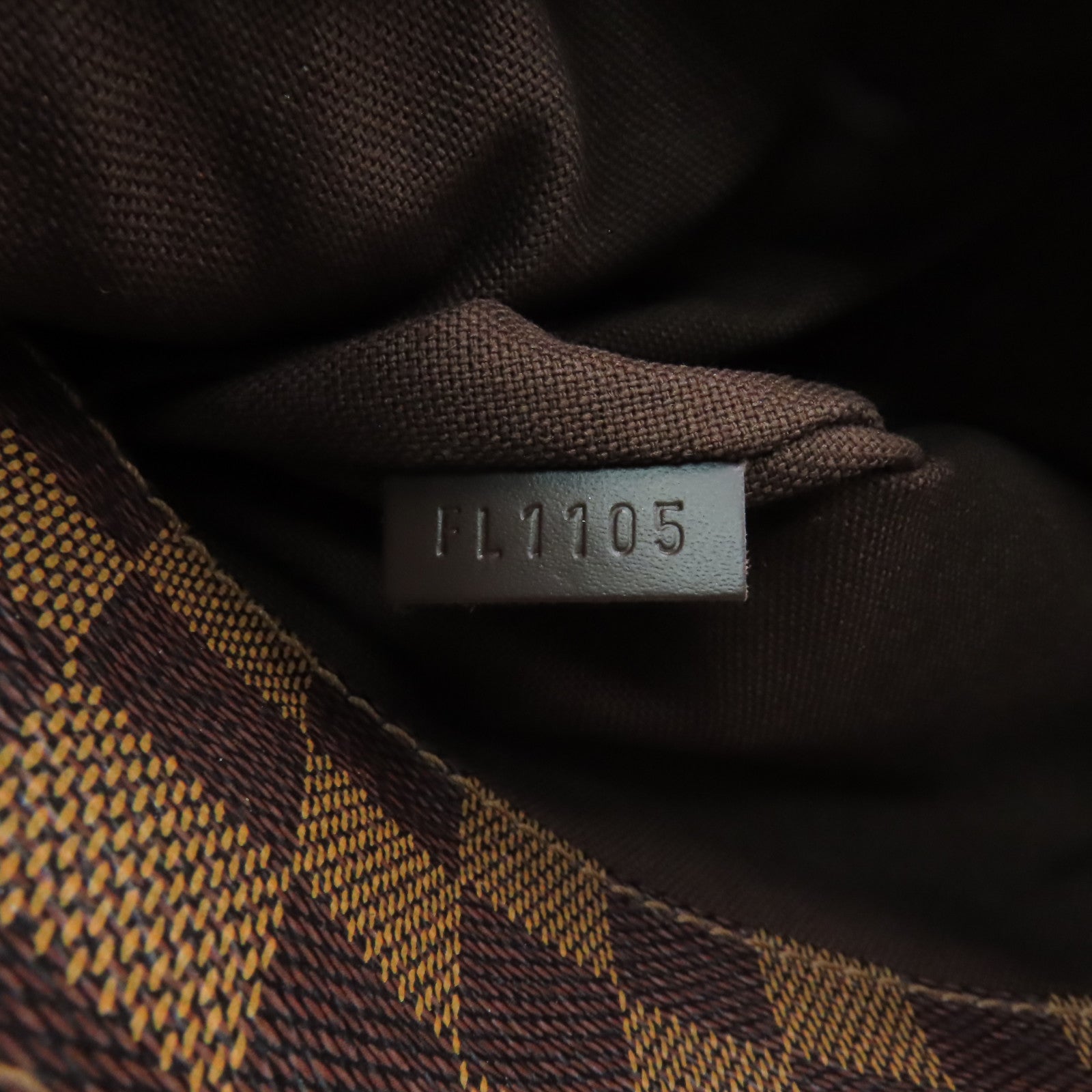 LOUIS VUITTON Damier District PM肩背袋啡色