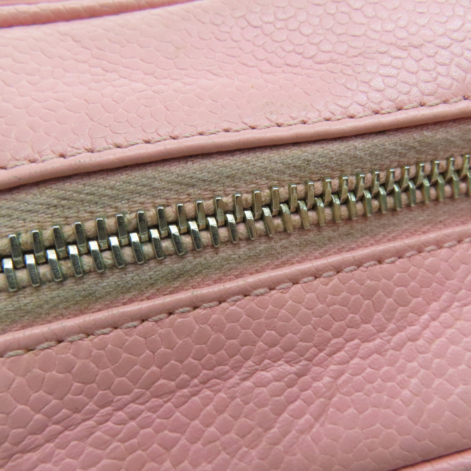CHANEL 菱格Caviar皮革Chain Shoulder金扣肩背袋粉红
